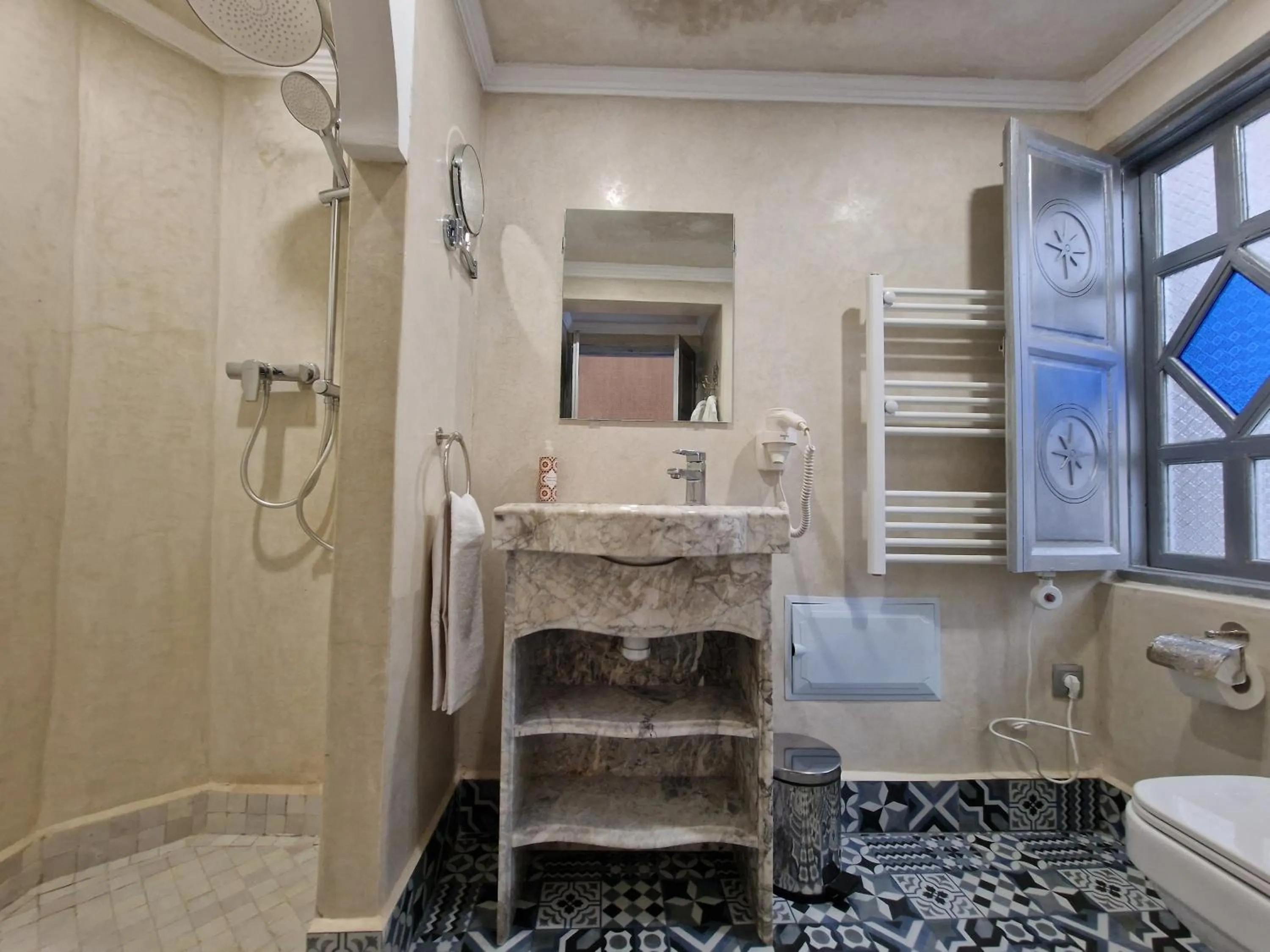 Bathroom in Riad Explore - Marrakech Medina Boutique Guest House