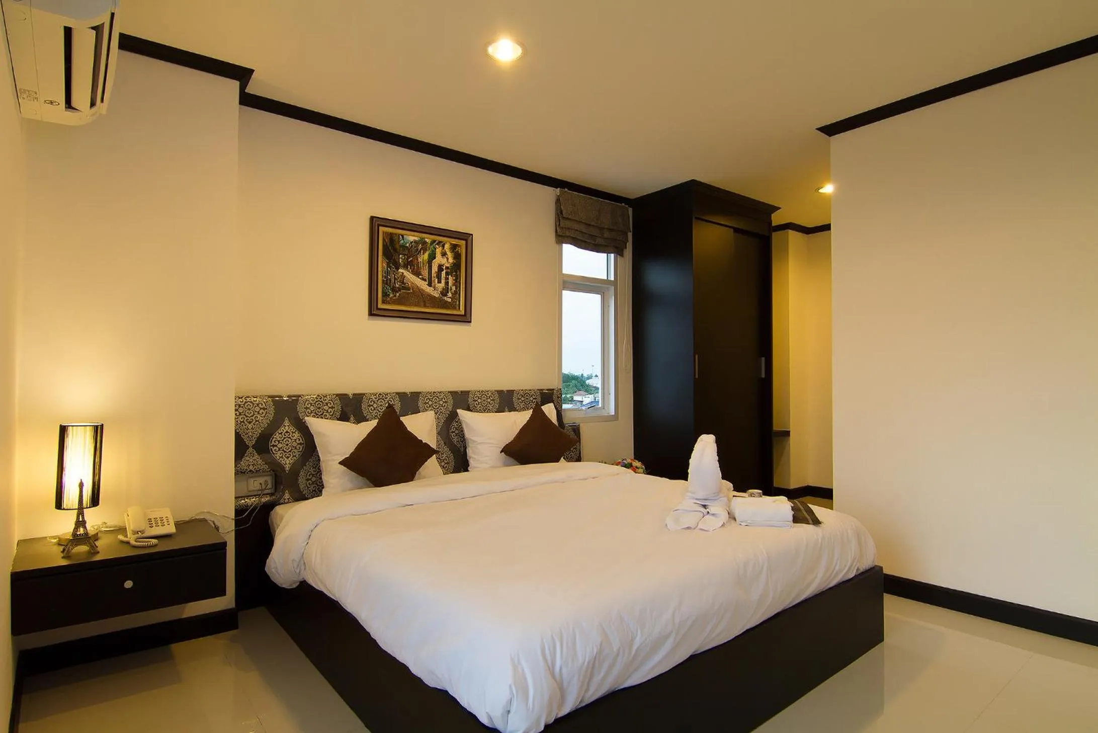 Photo of the whole room, Bed in Leelawadee Grand Hotel