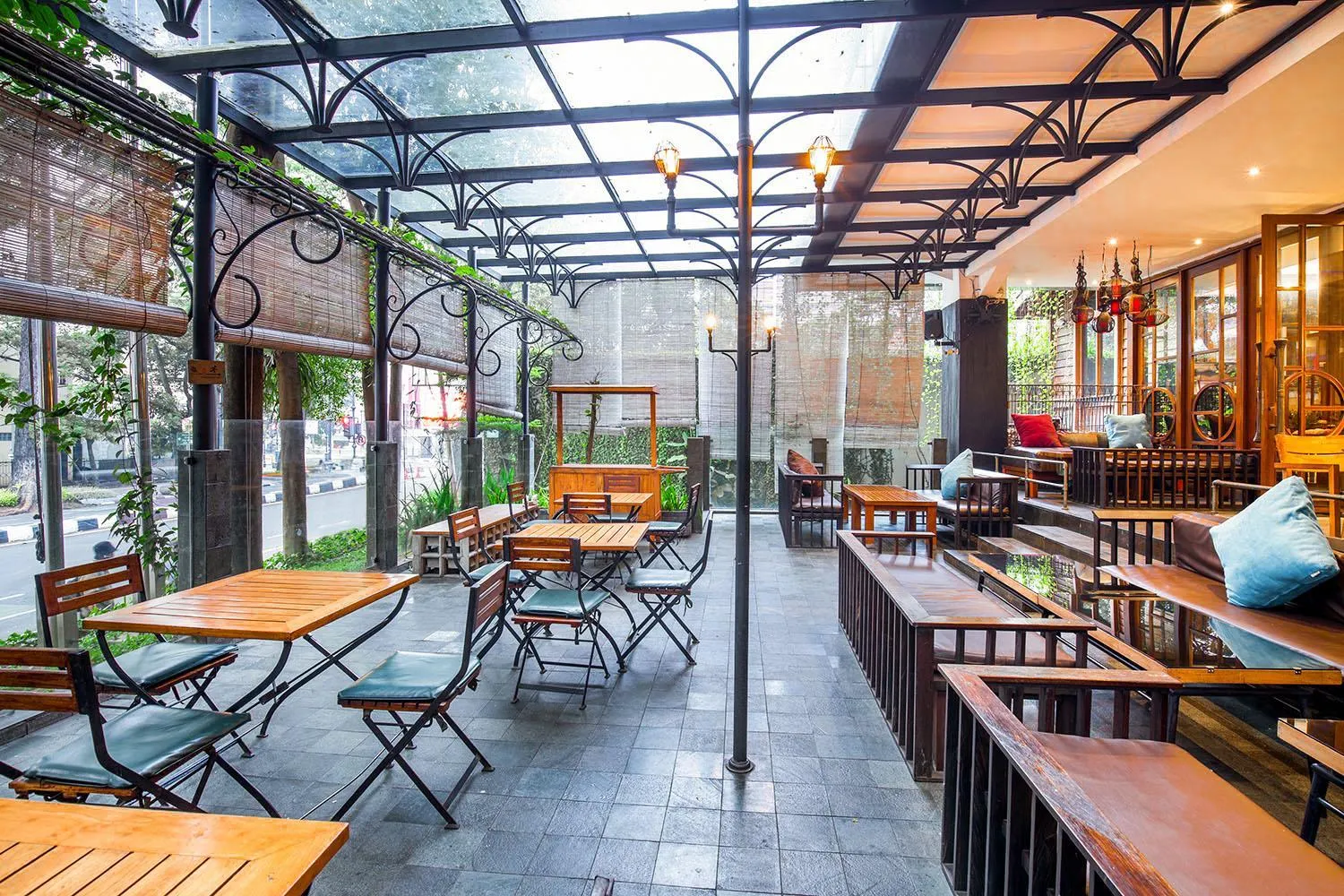 Restaurant/places to eat in THE 1O1 Bandung Dago