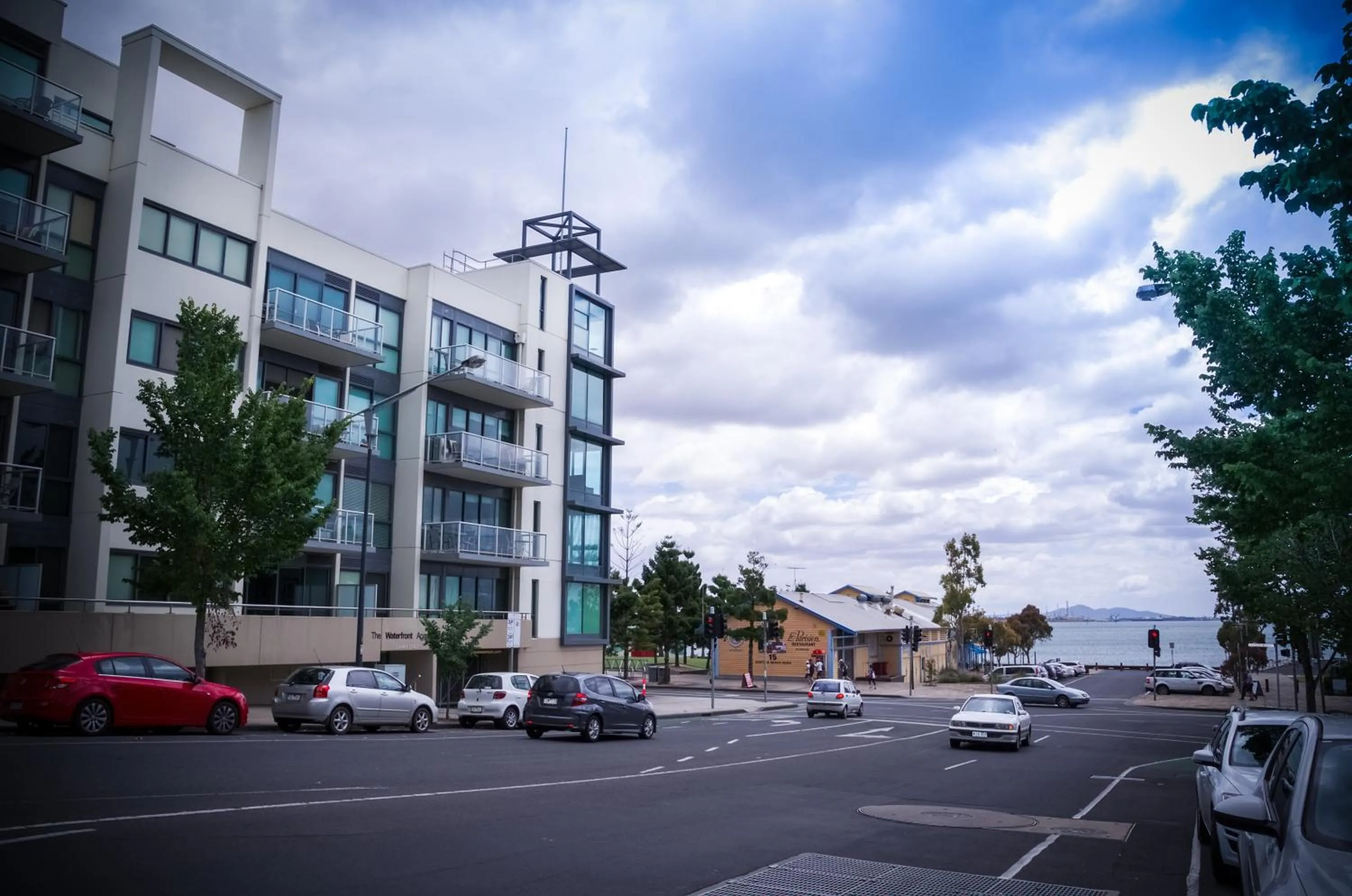 Facade/entrance in Waterfront (Yarra St) by Gold Star Stays