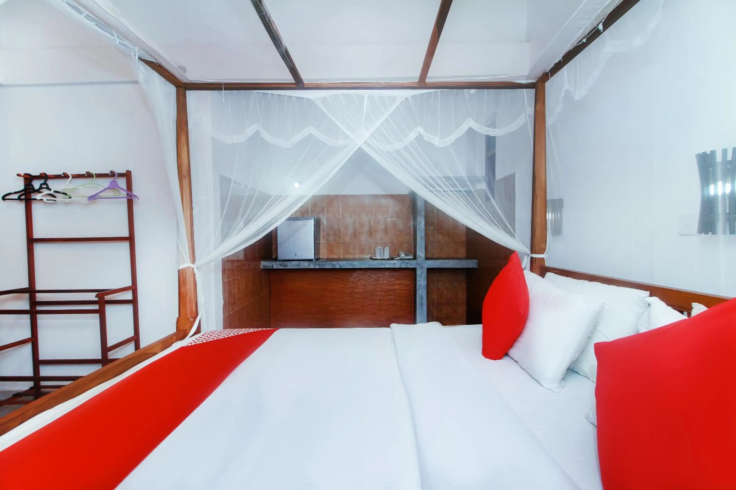 Bedroom, Bed in Happy Night Holiday Inn