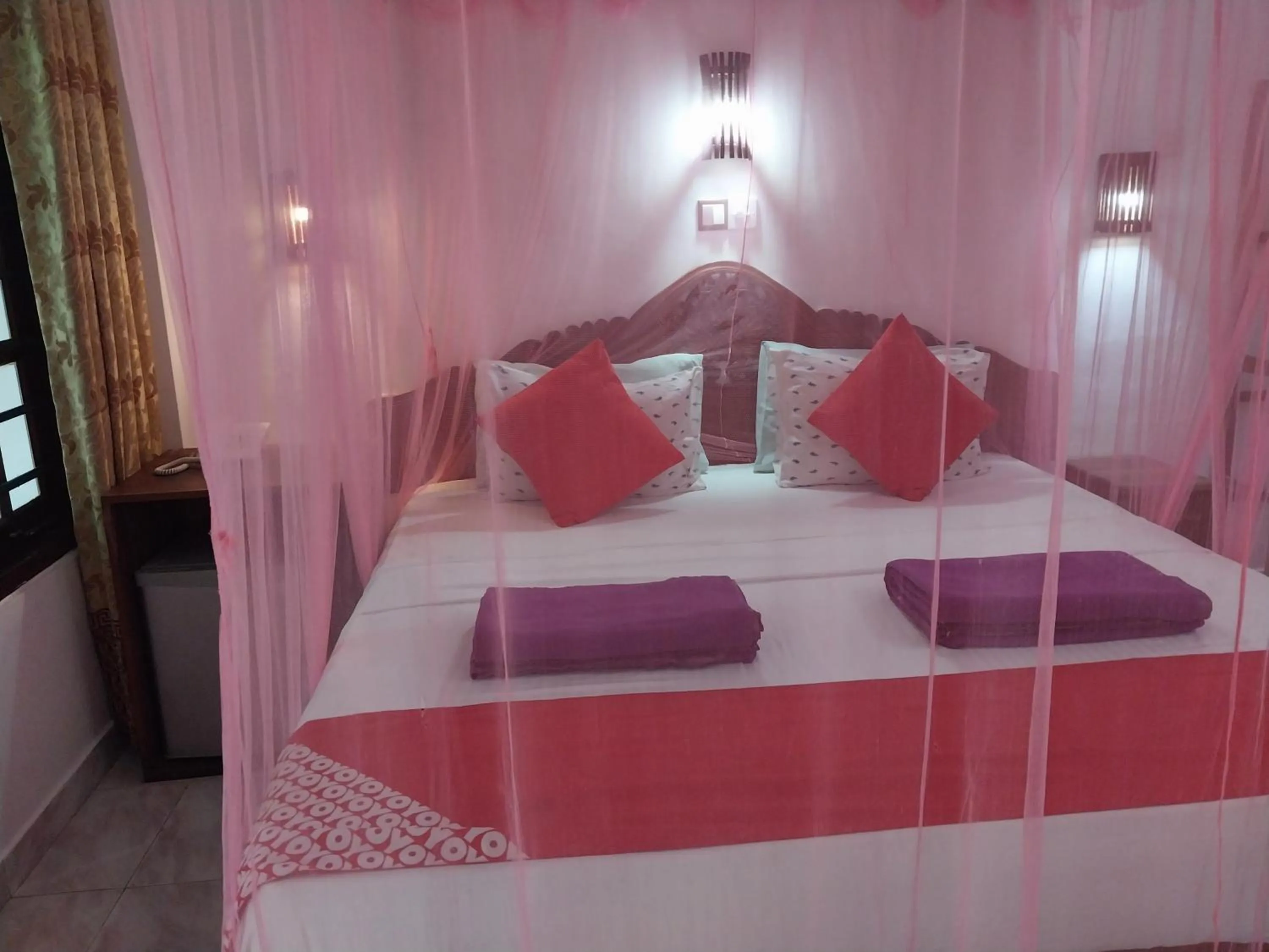 Bed in Happy Night Holiday Inn