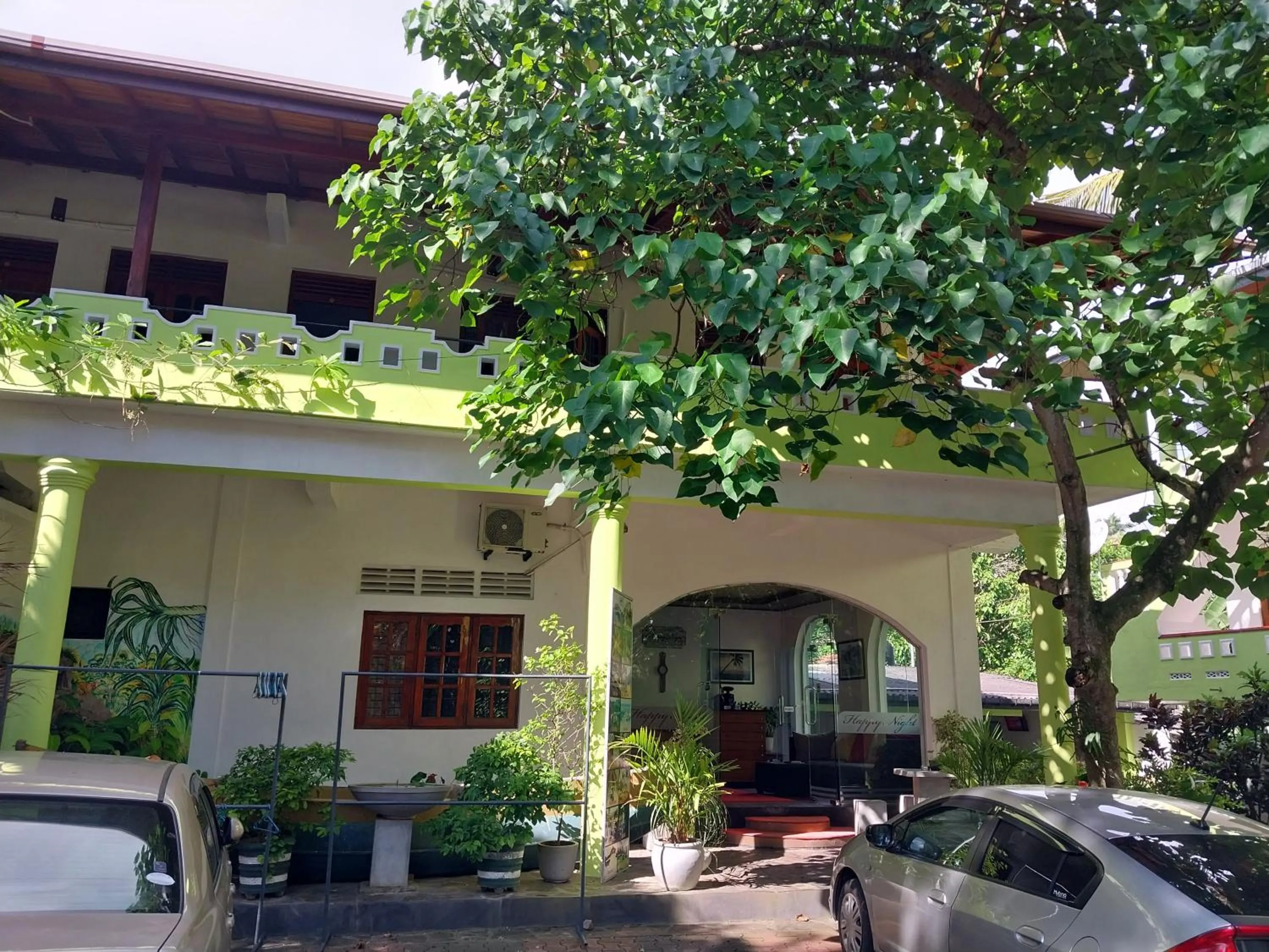 Happy Night Holiday Inn