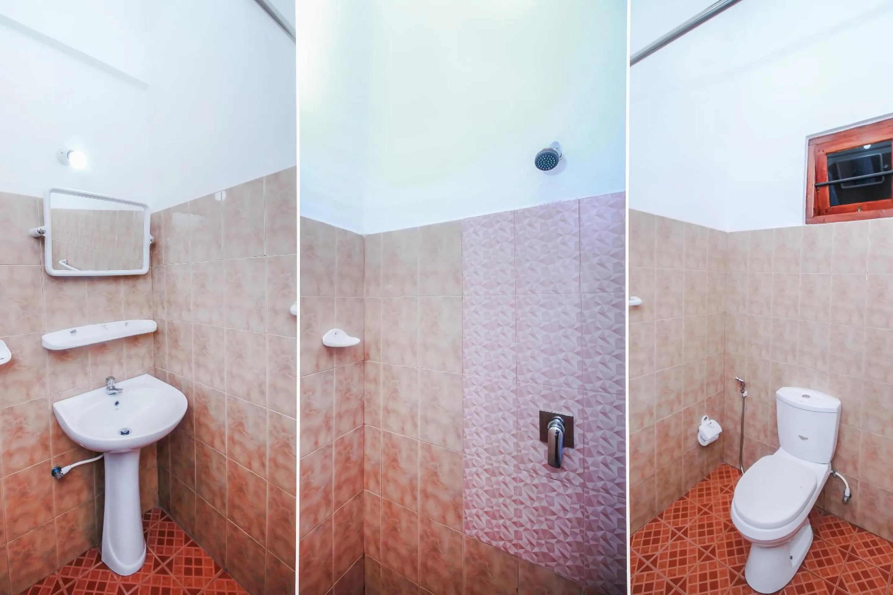 Bathroom in Happy Night Holiday Inn