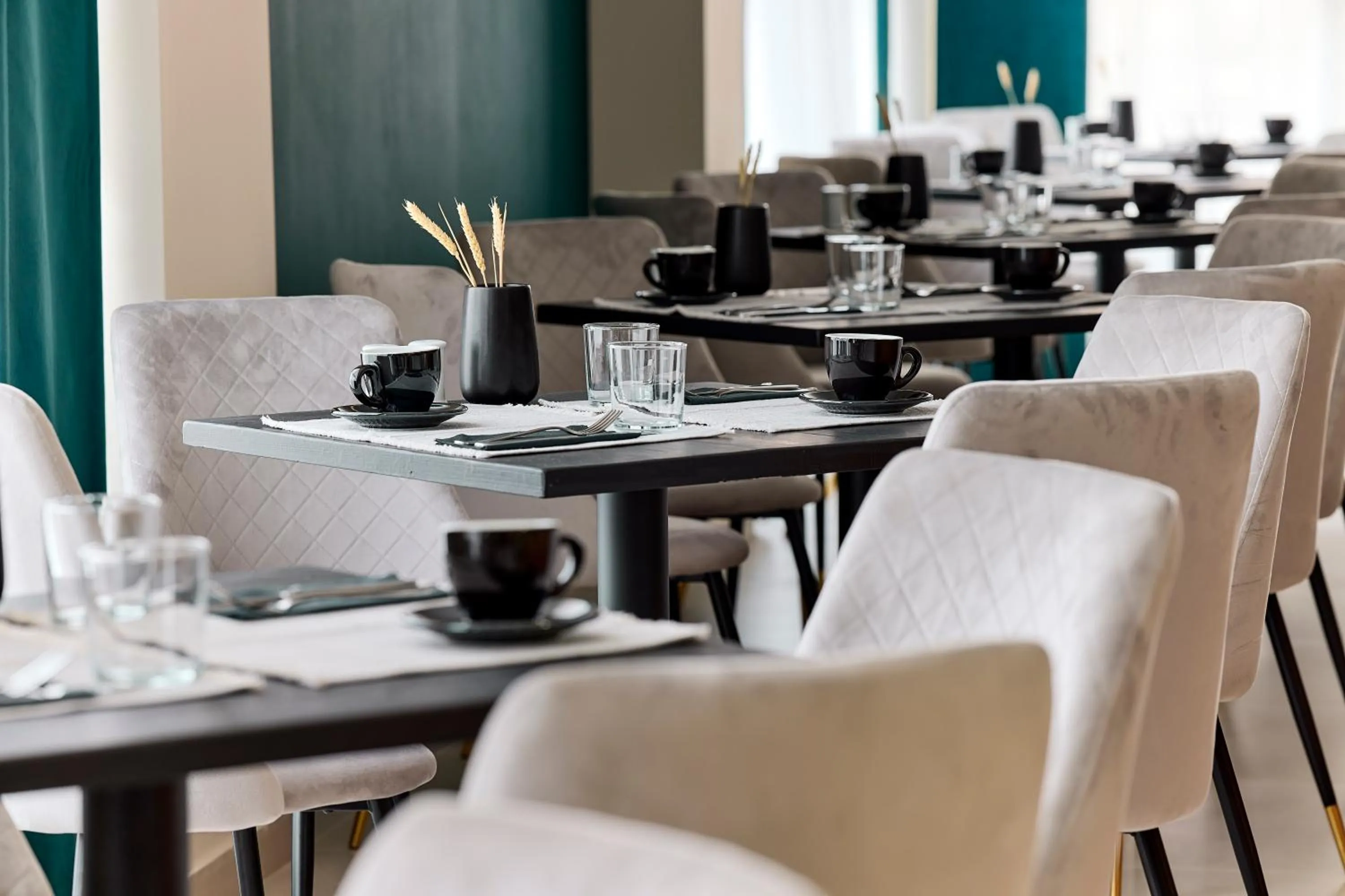 Restaurant/places to eat in Athenarum Portus Life & Style Hotel