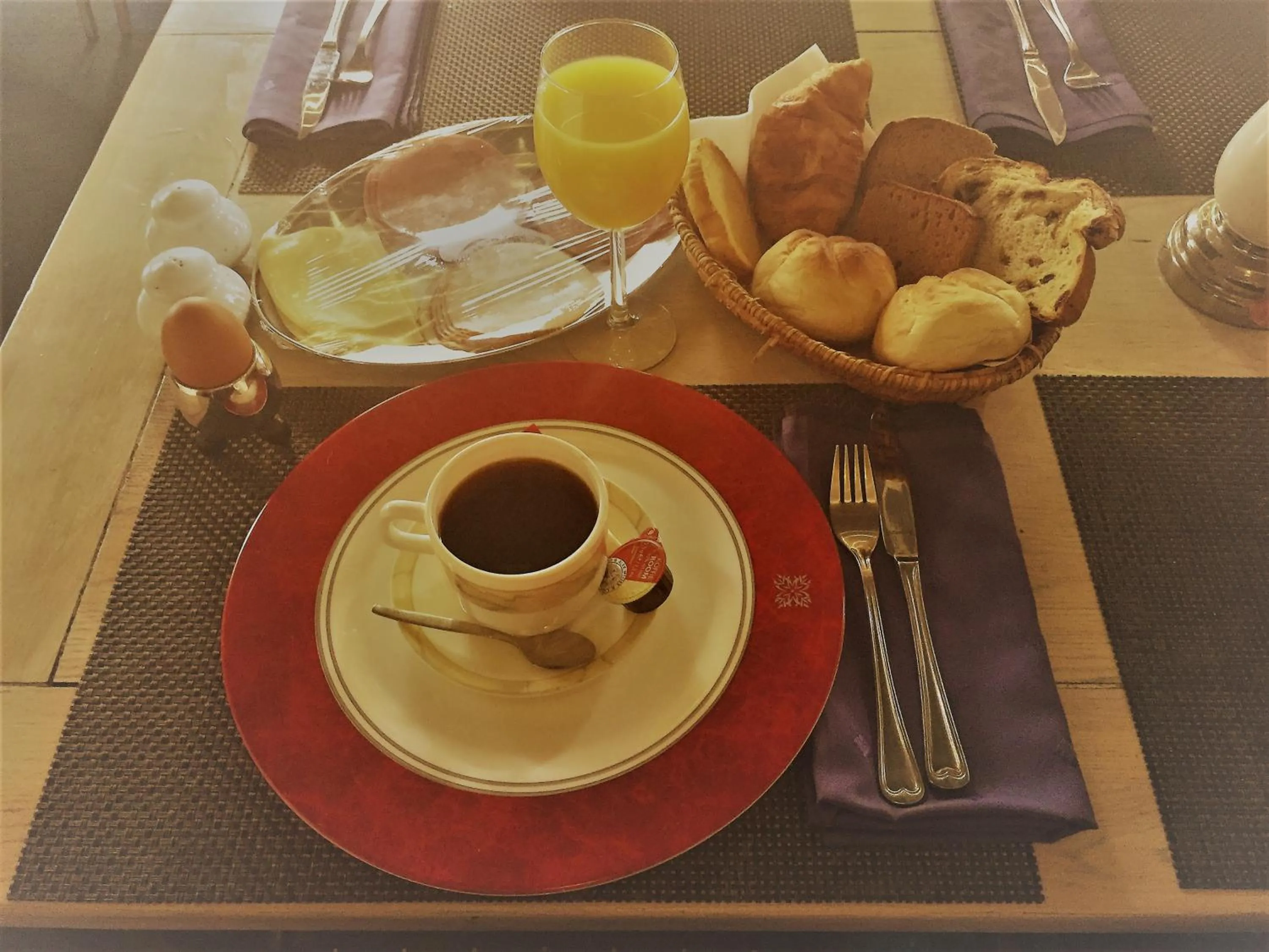Continental breakfast in De Zevende Hemel