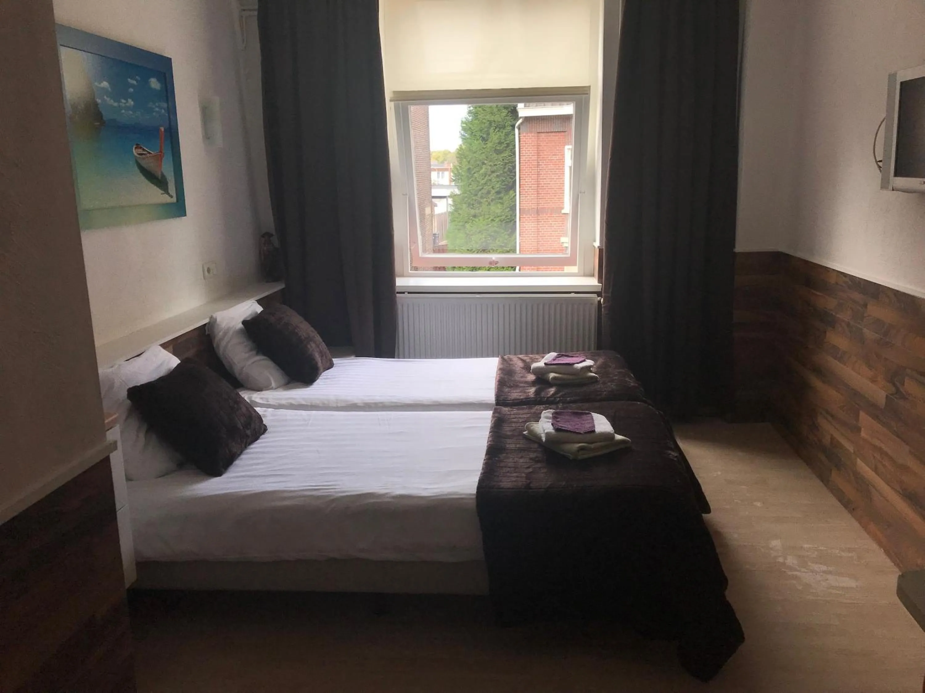 Photo of the whole room, Bed in De Zevende Hemel