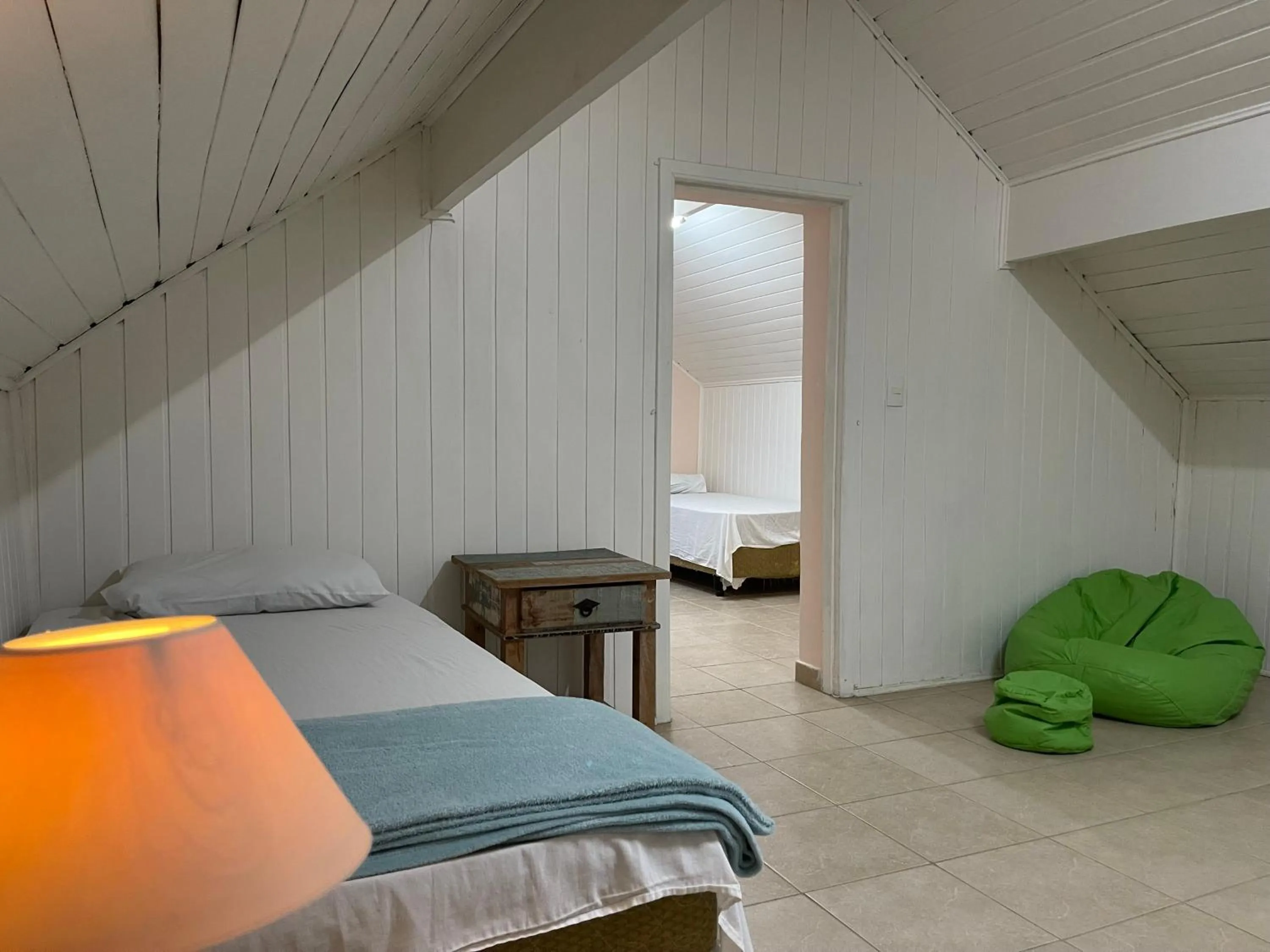 Balcony/Terrace, Bed in Surfside Suites