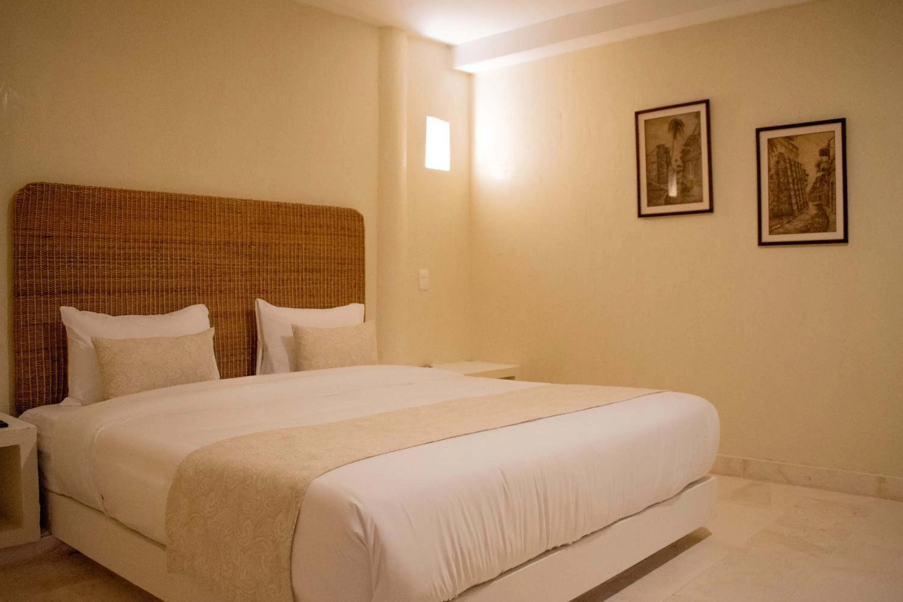 Photo of the whole room, Bed in Casa Noa Colonial Rooms