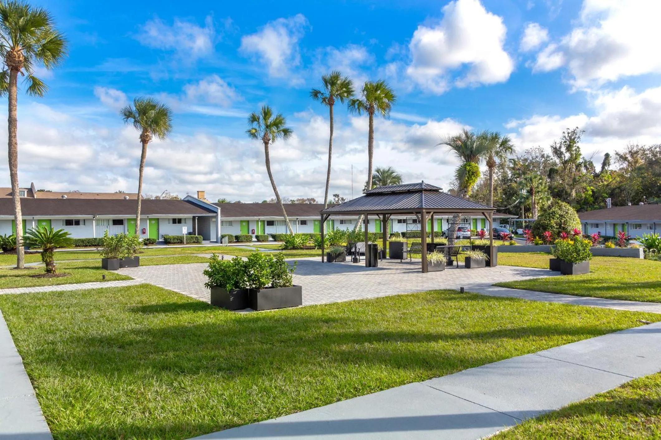 Property building in Weekly Inn