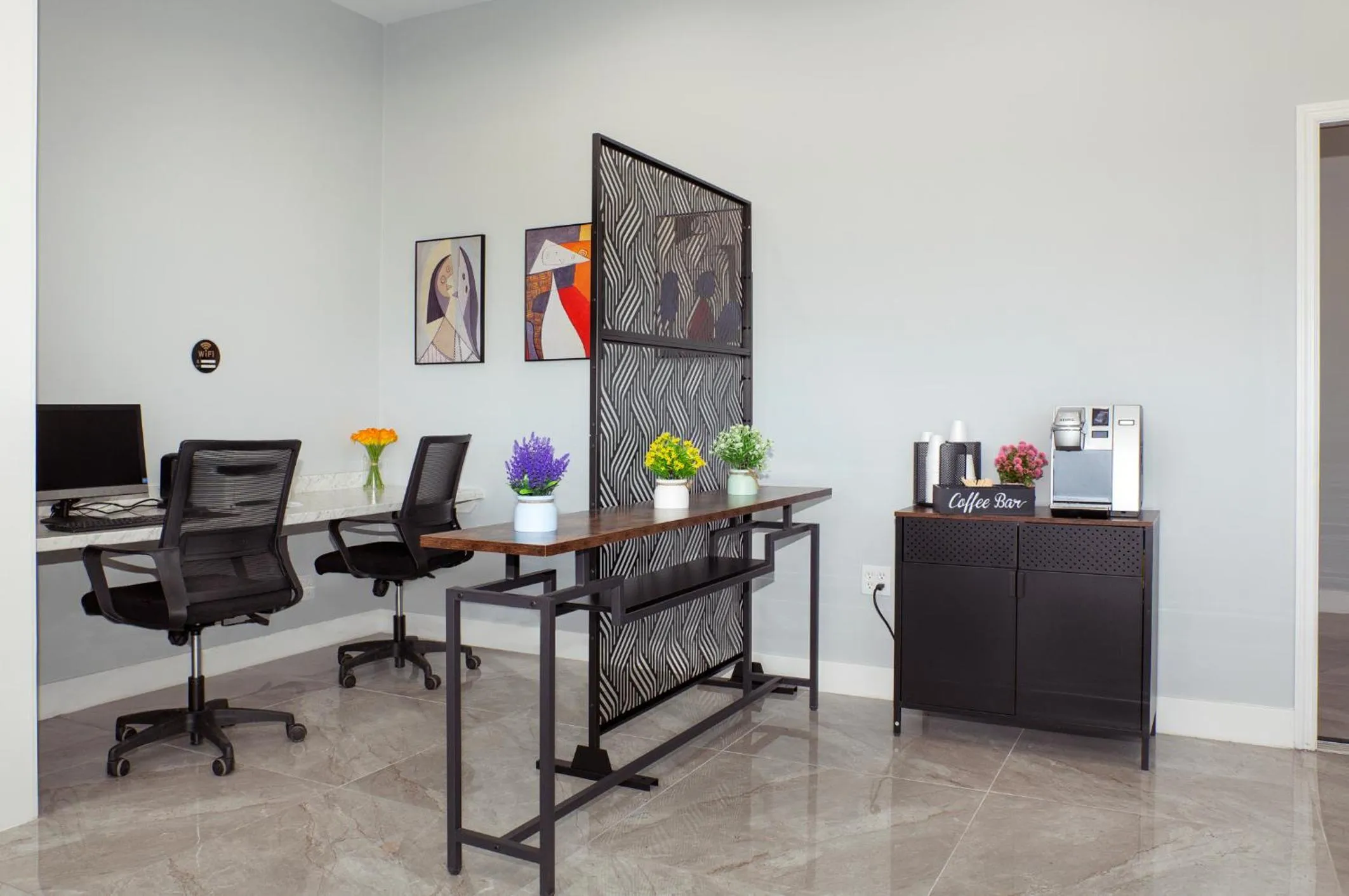 Business facilities in Weekly Inn