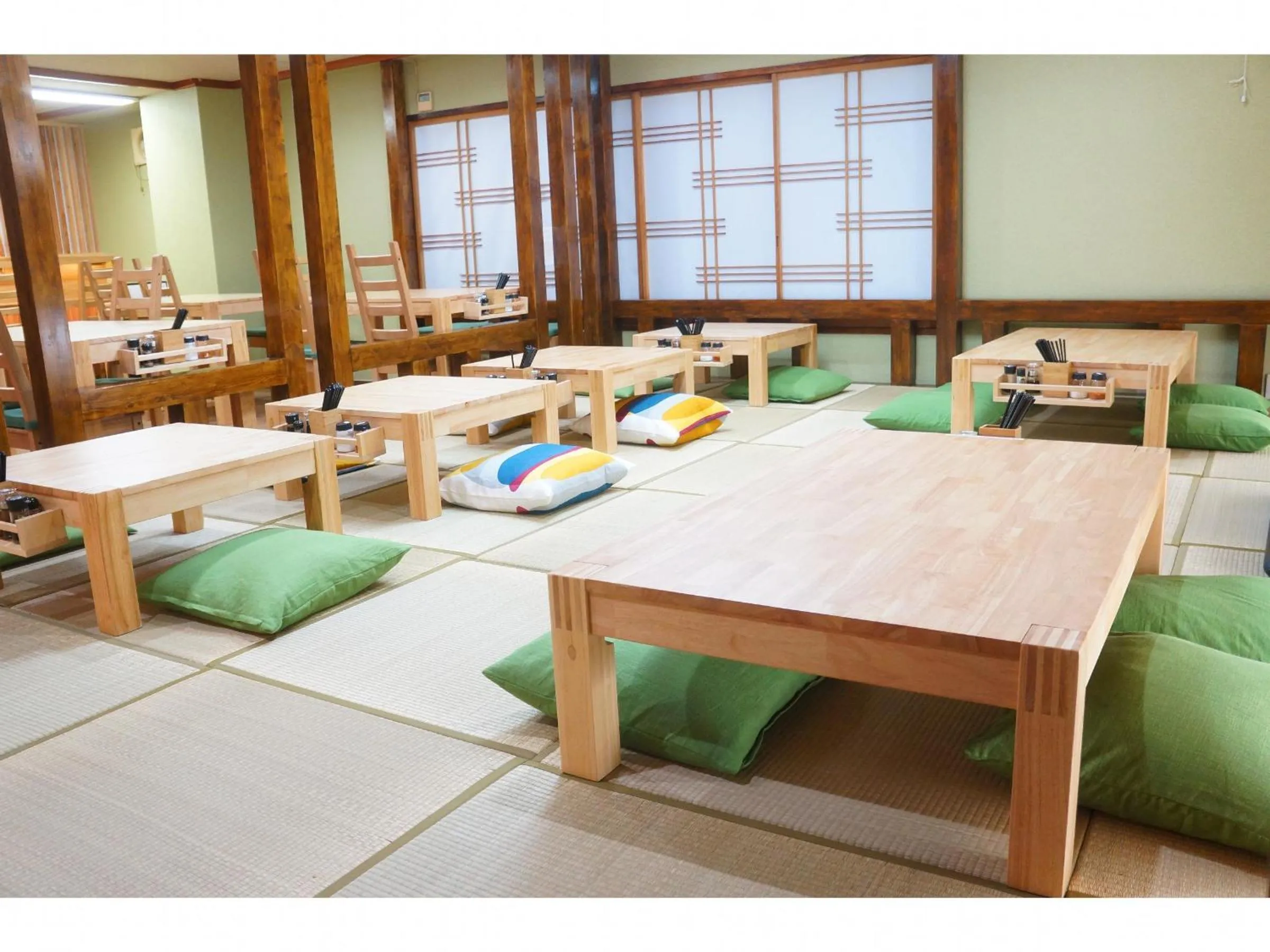 Restaurant/places to eat in Capsule Hotel 310