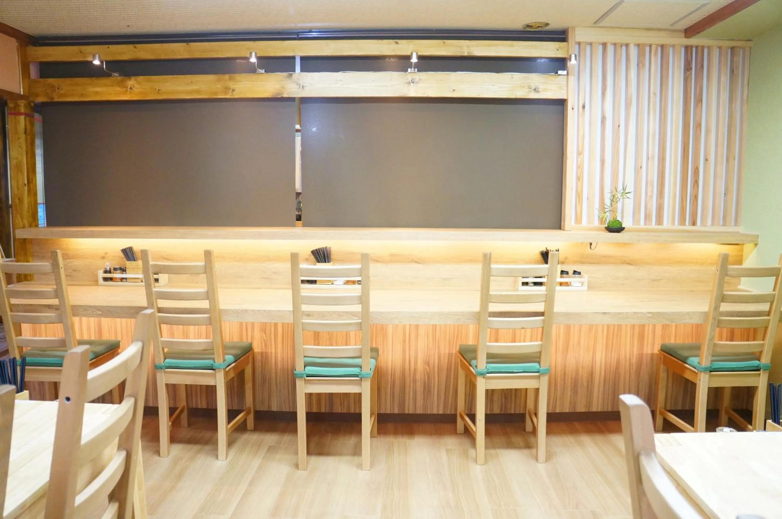 Restaurant/places to eat in Capsule Hotel 310