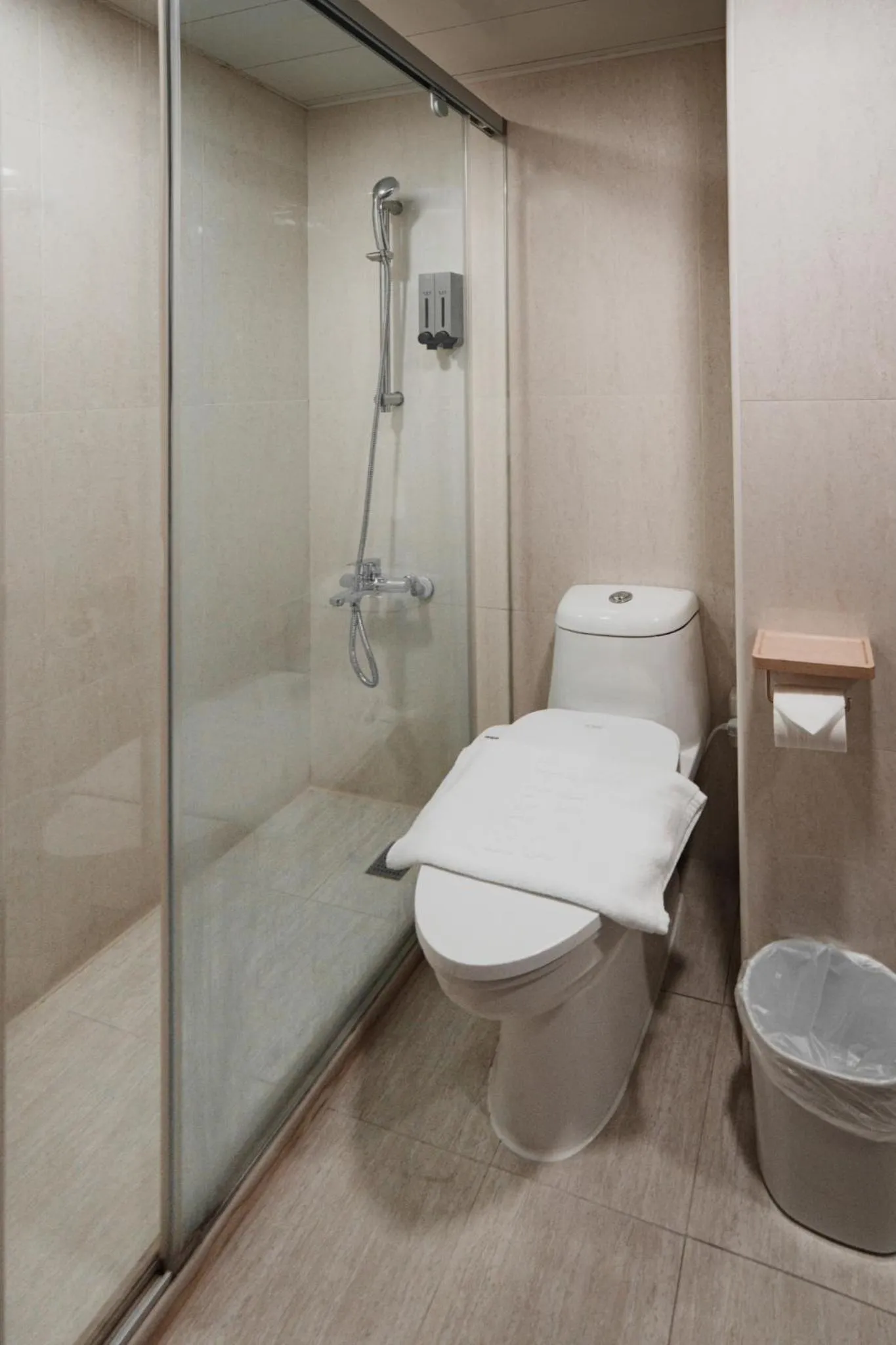 Hub Hotel Kaohsiung Yisin Branch