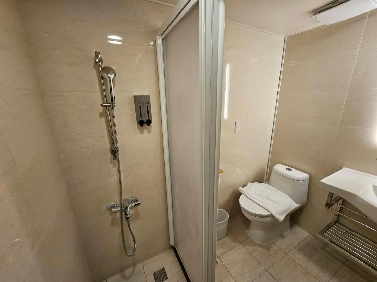 Hub Hotel Kaohsiung Yisin Branch