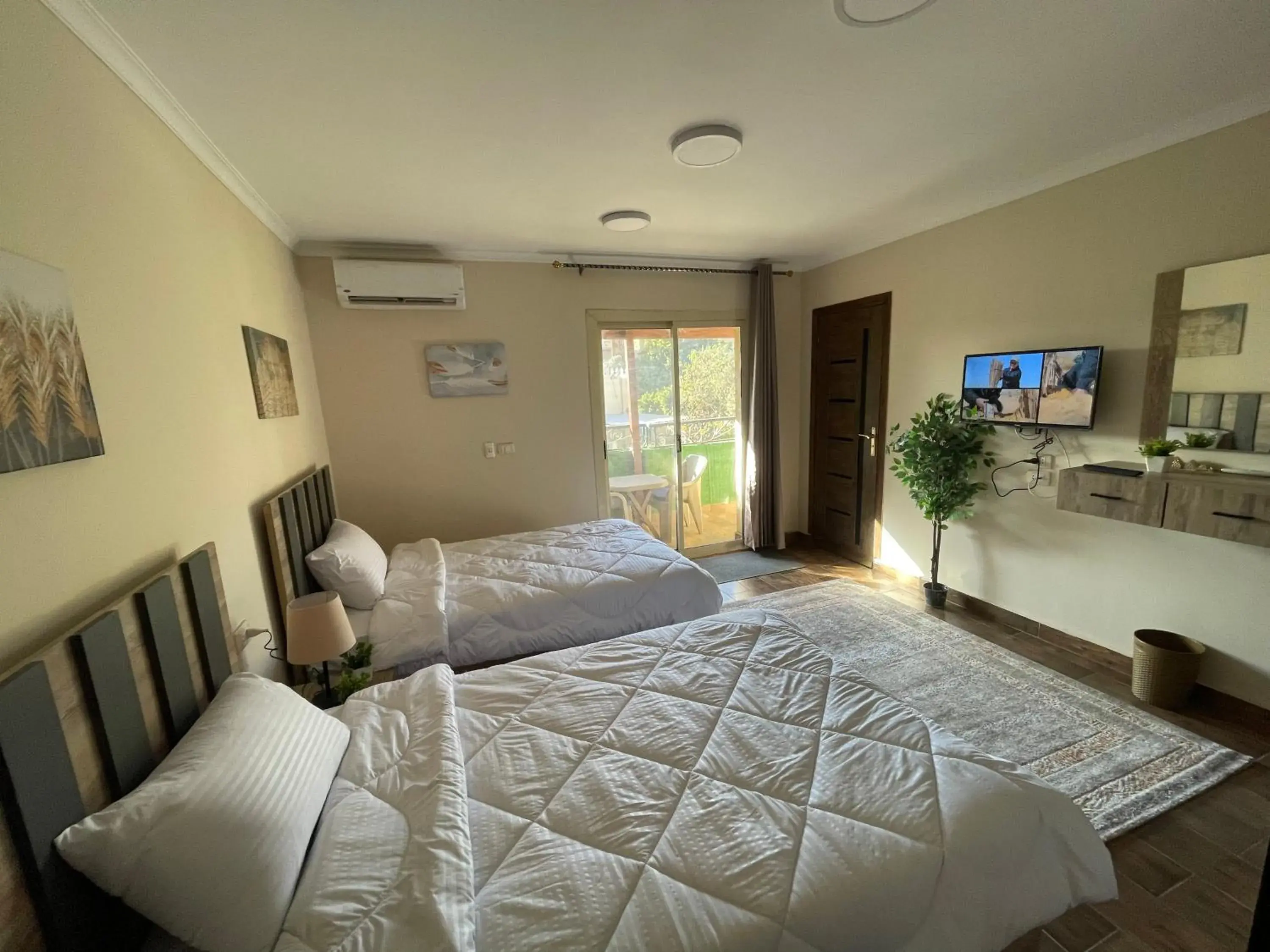 Deluxe Twin Room - single occupancy in Malek Pyramids Guest House Deluxe Twin Room - single occupancy in Malek Pyramids Guest House