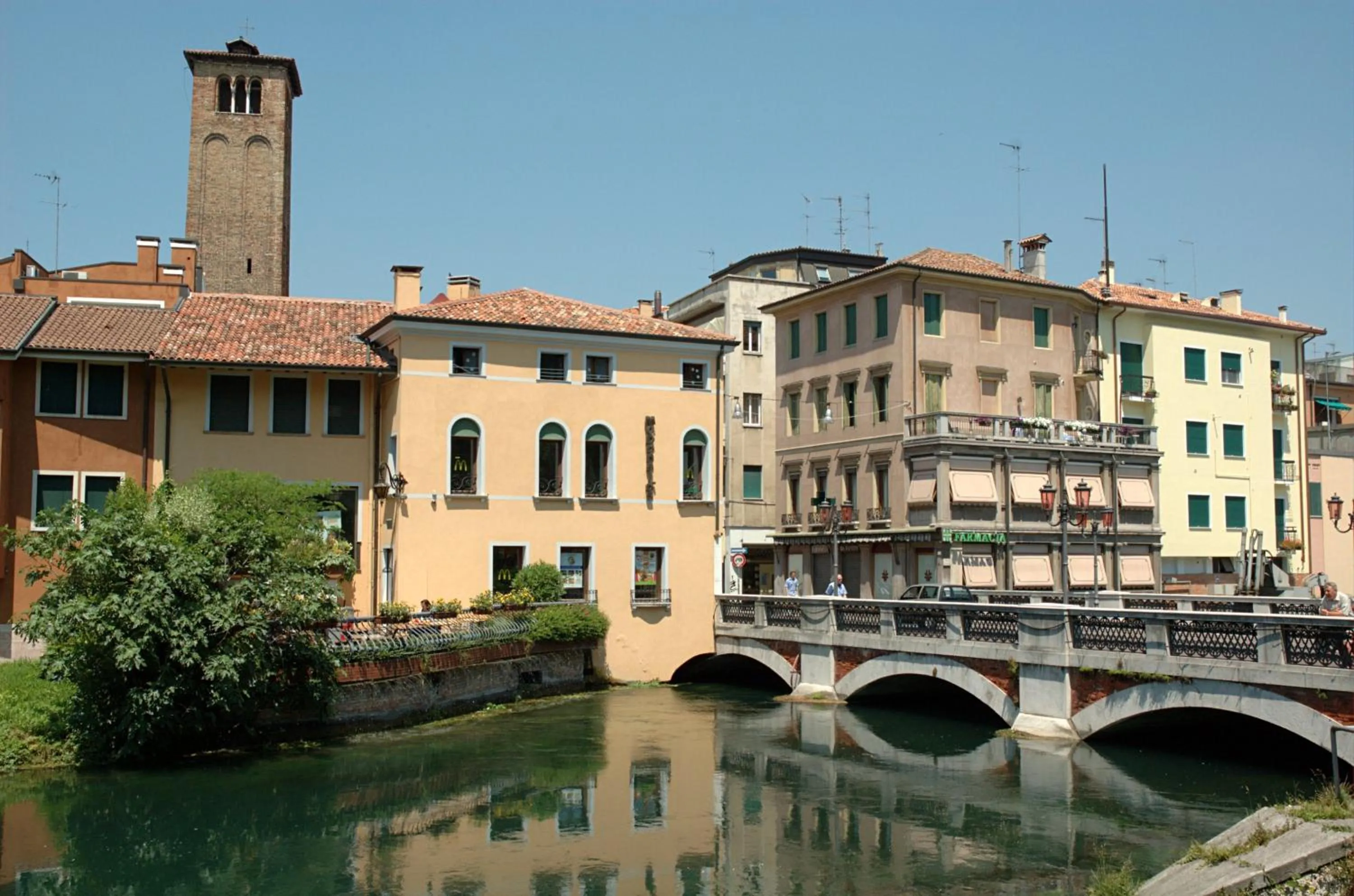 Property building in Holiday Treviso Suite Venezia