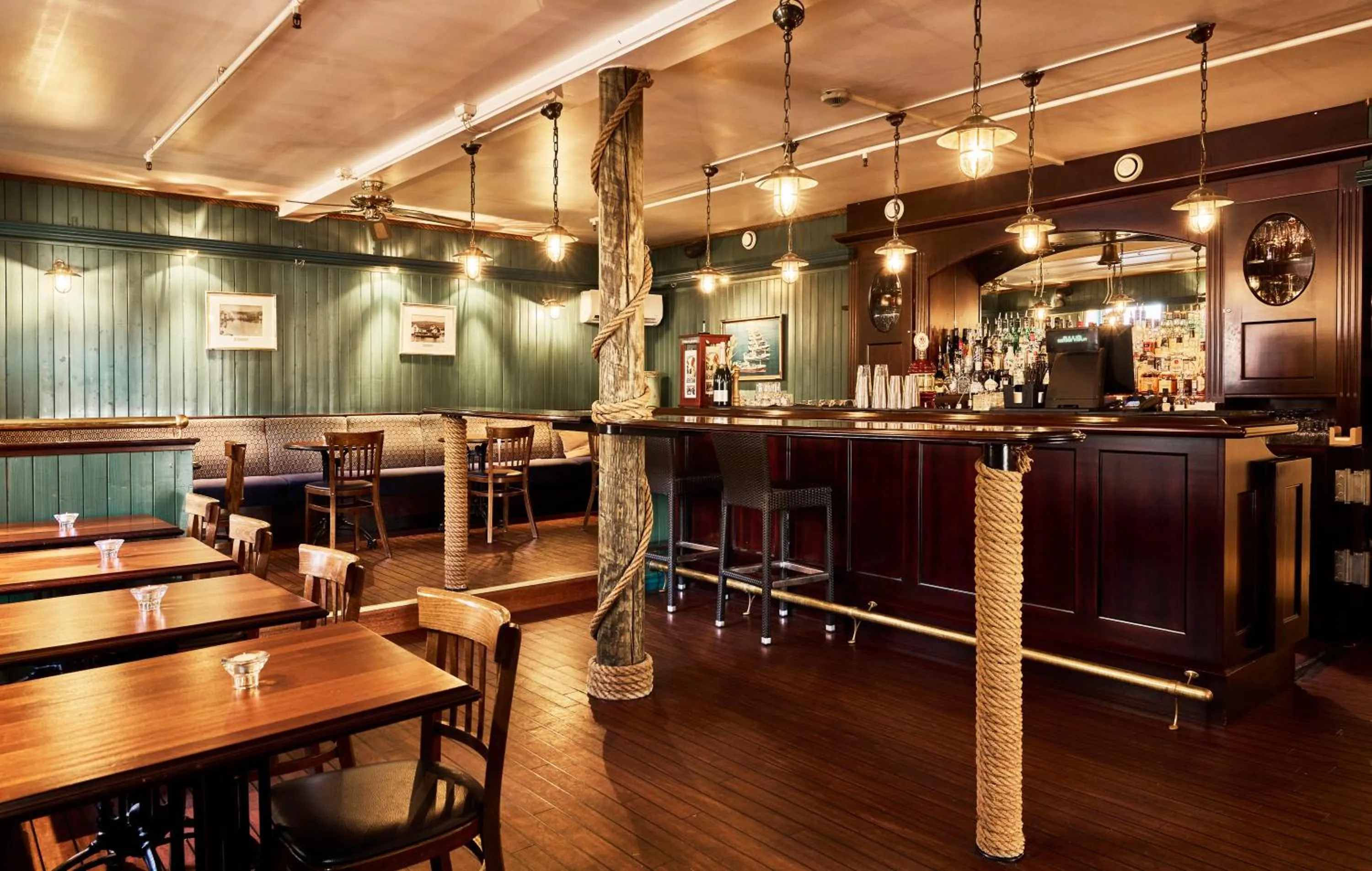 Lounge or bar in Bekkjarvik Gjestgiveri