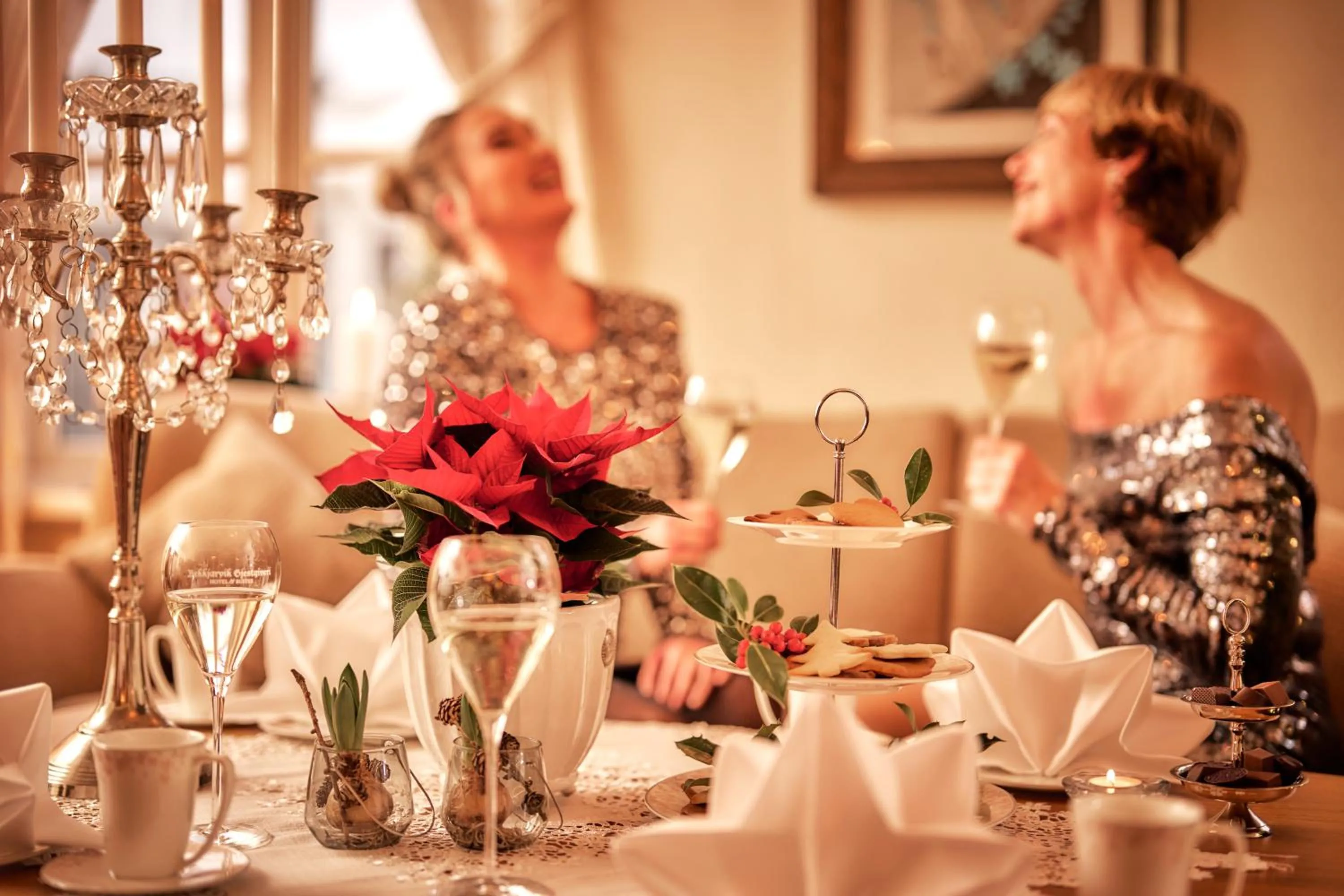 Communal lounge/ TV room in Bekkjarvik Gjestgiveri