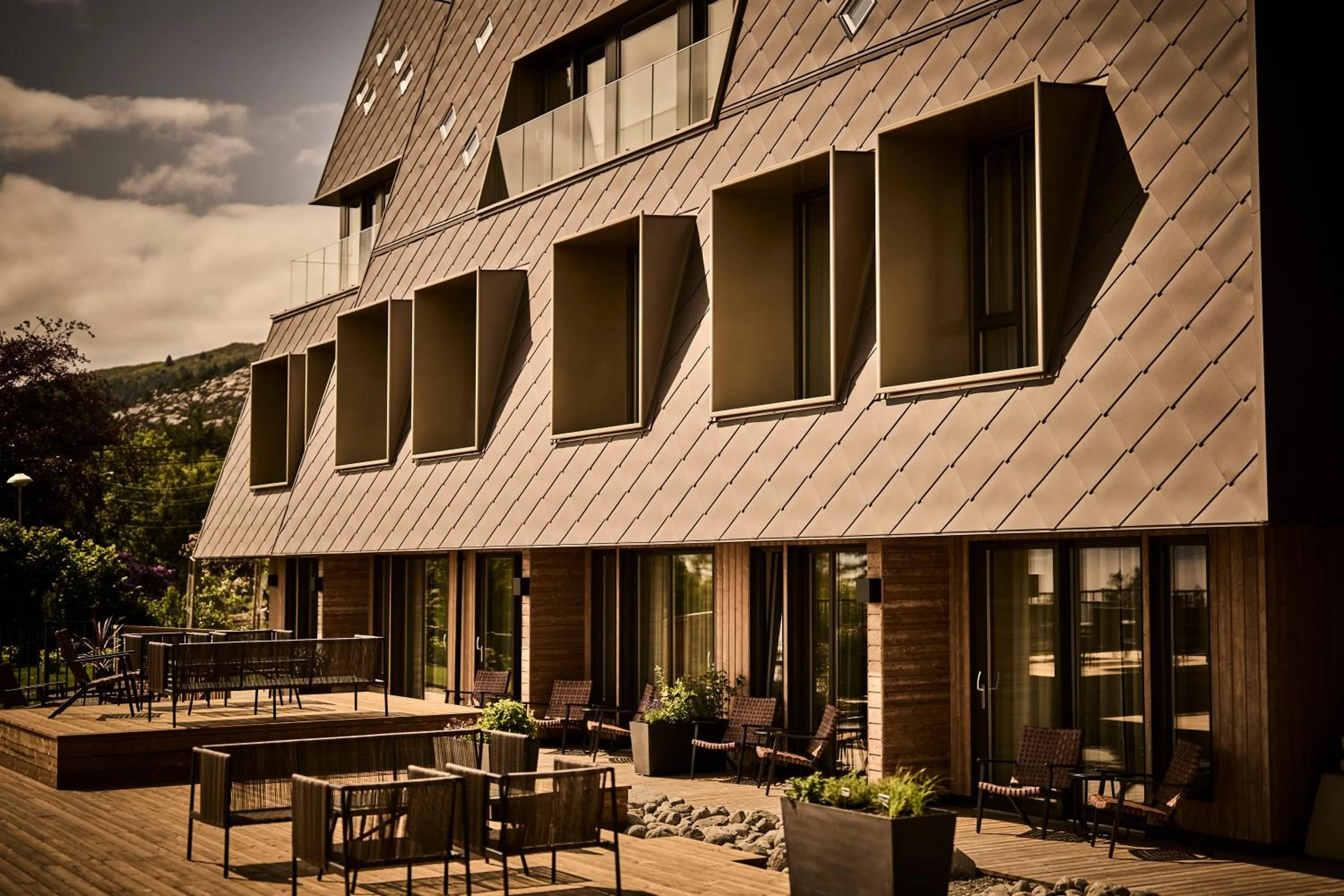 Superior Suite with Sea View in Bekkjarvik Gjestgiveri