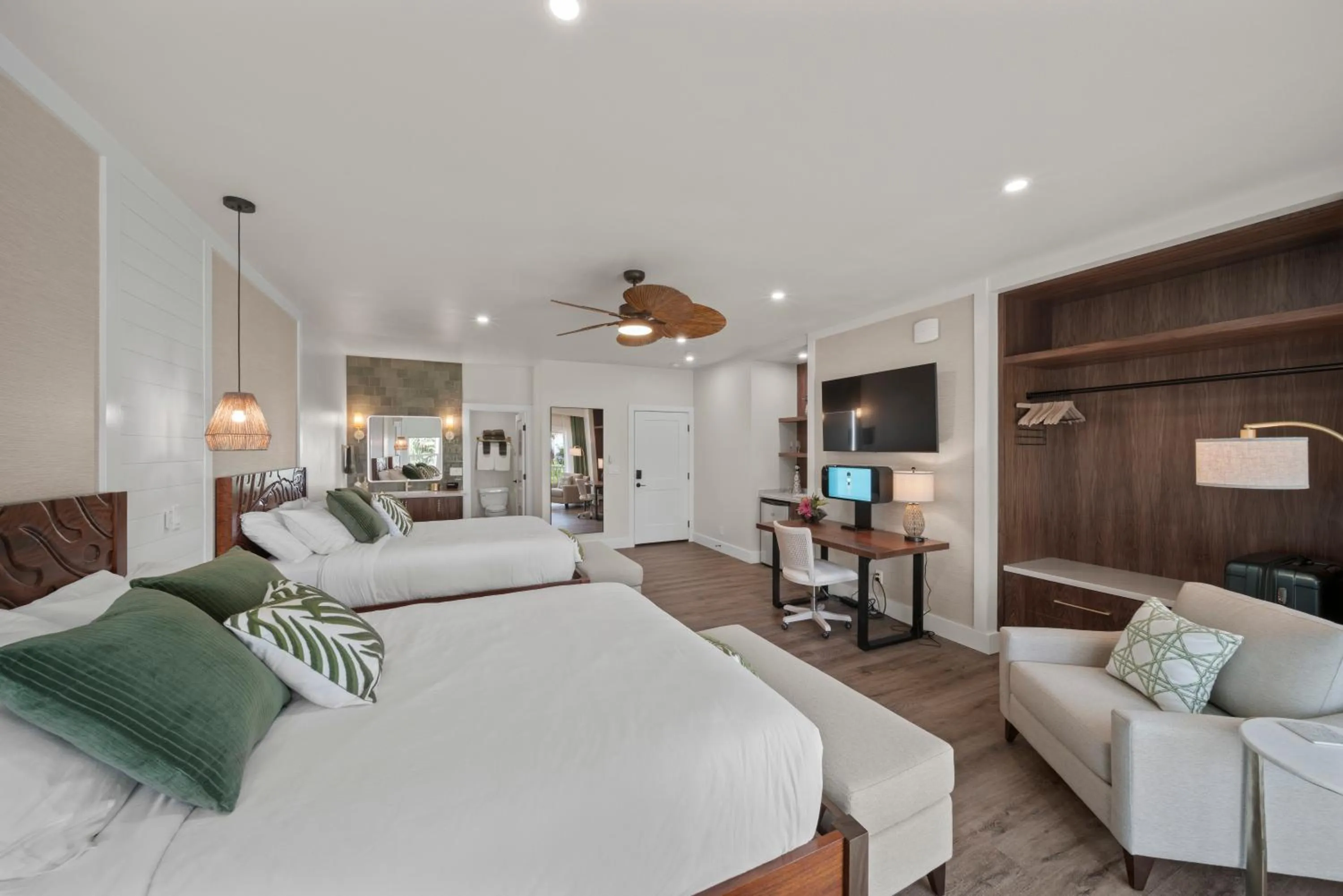 Bed in Hamakua Hotel