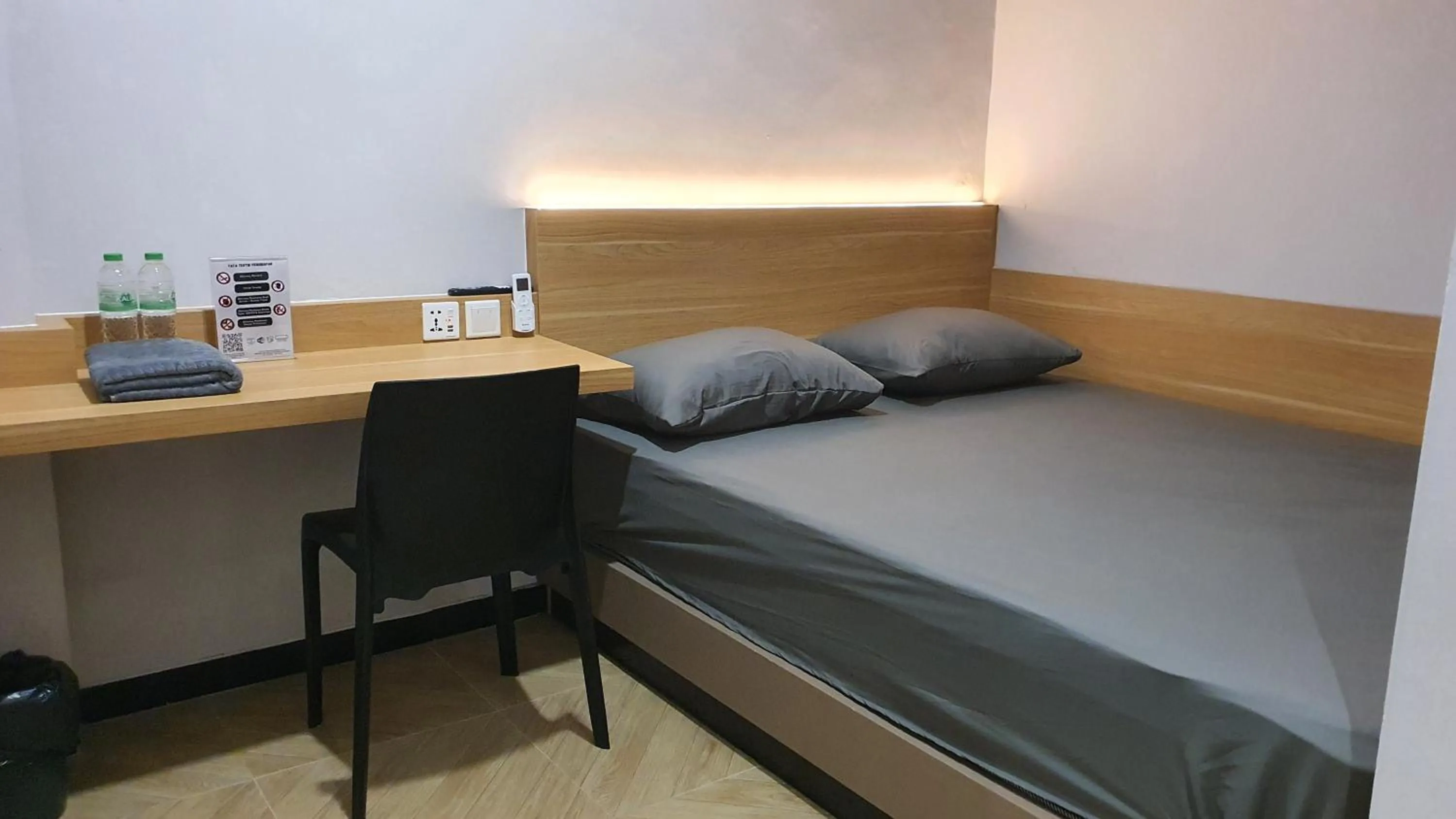 Bed in Check Inn Permata Hijau