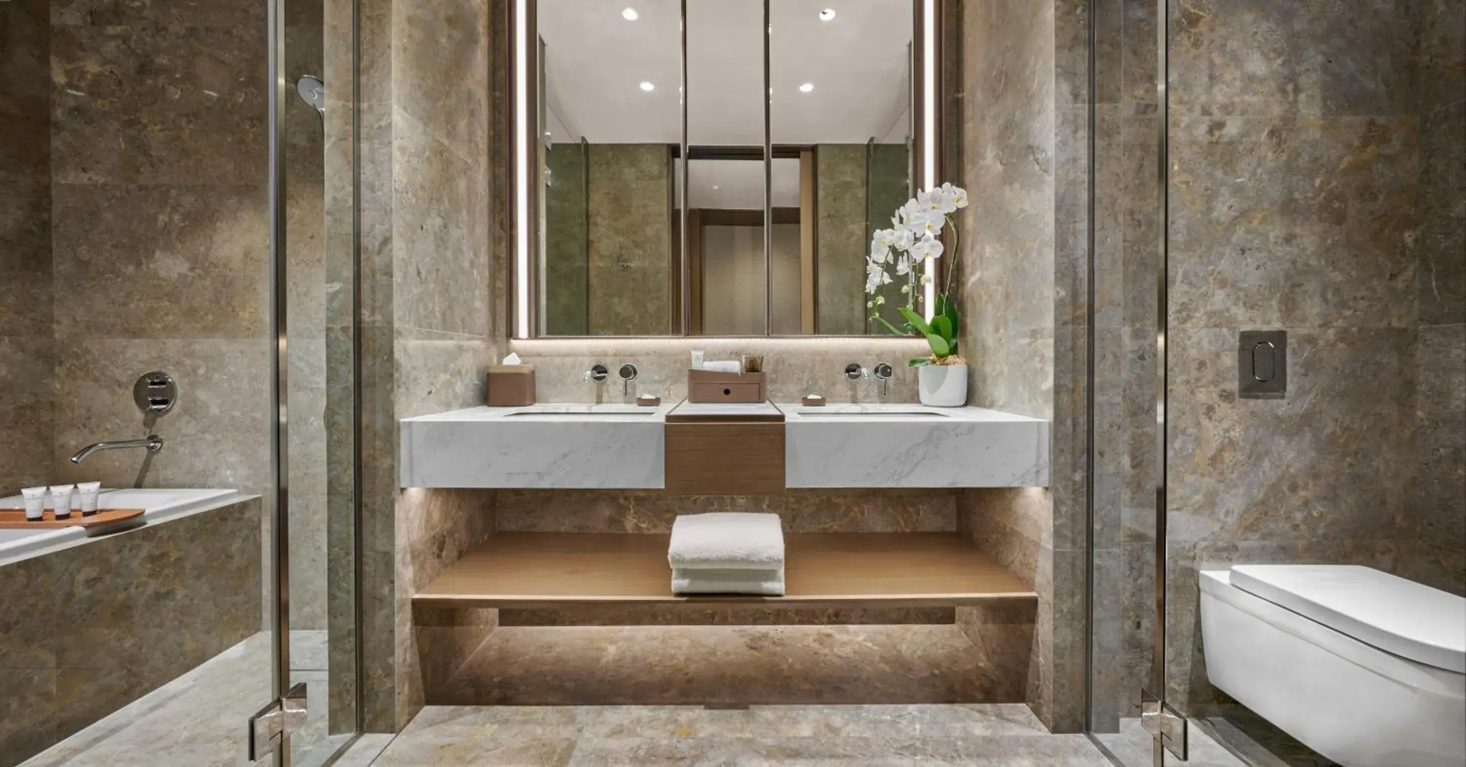 Bathroom in Pan Pacific Jakarta Bathroom in Pan Pacific Jakarta