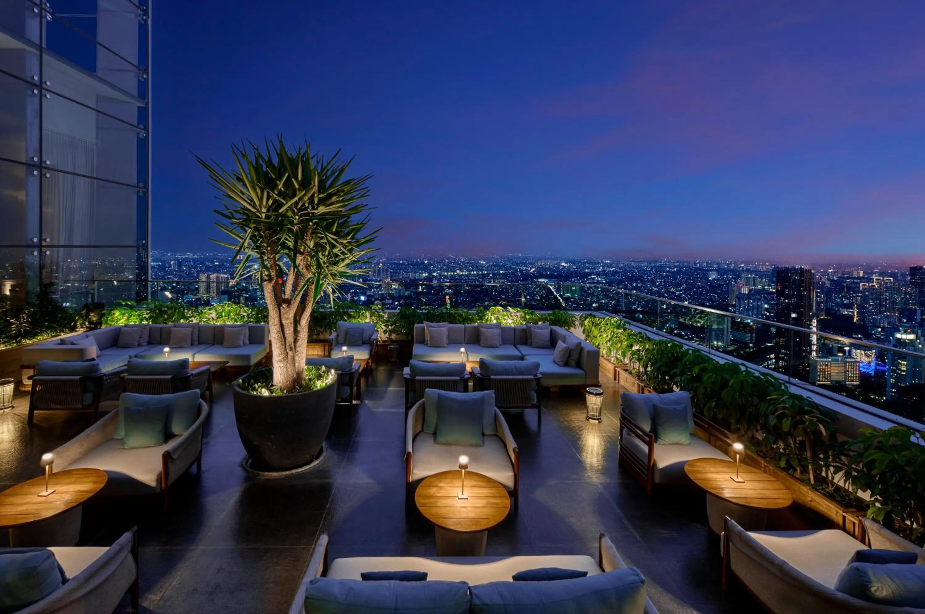 Lounge or bar in Pan Pacific Jakarta