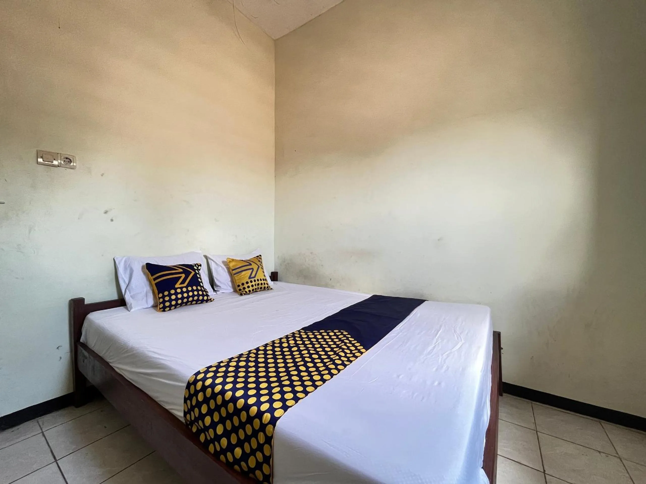 Bedroom, Bed in Hotel O Kost Berkah Near Kebun Teh Wonosari