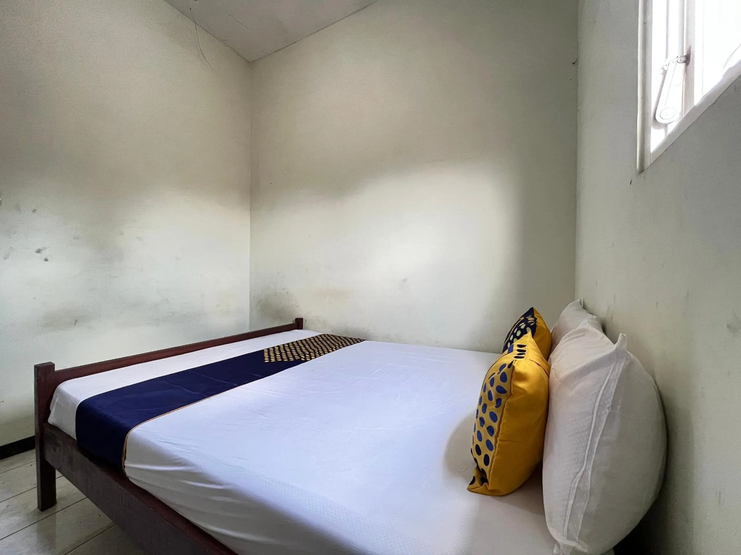 Bedroom, Bed in Hotel O Kost Berkah Near Kebun Teh Wonosari