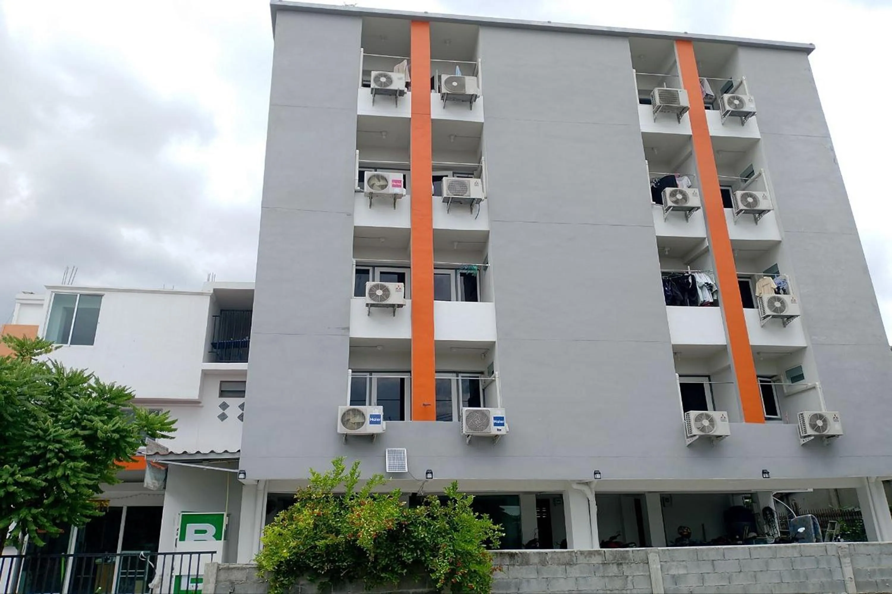 Property building in Na Nont Place