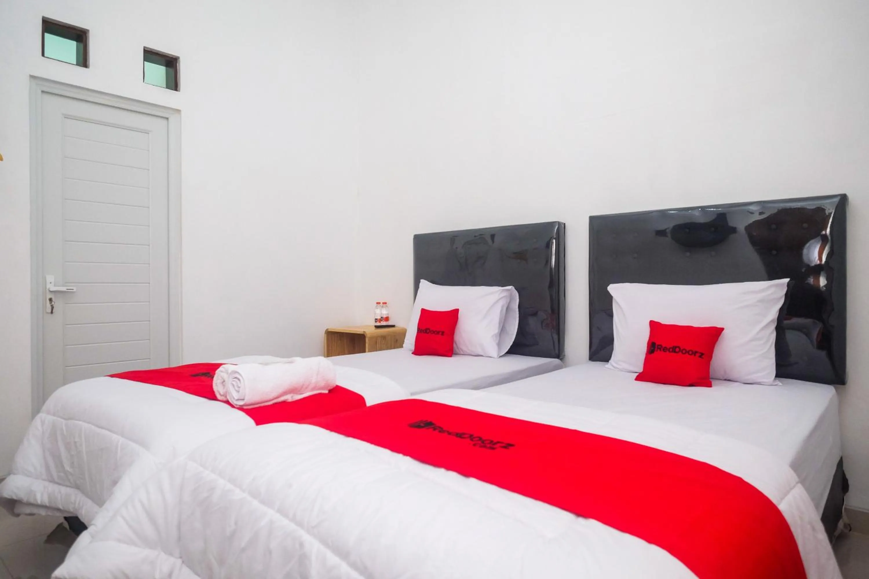 RedDoorz near INSTIPER Yogyakarta
