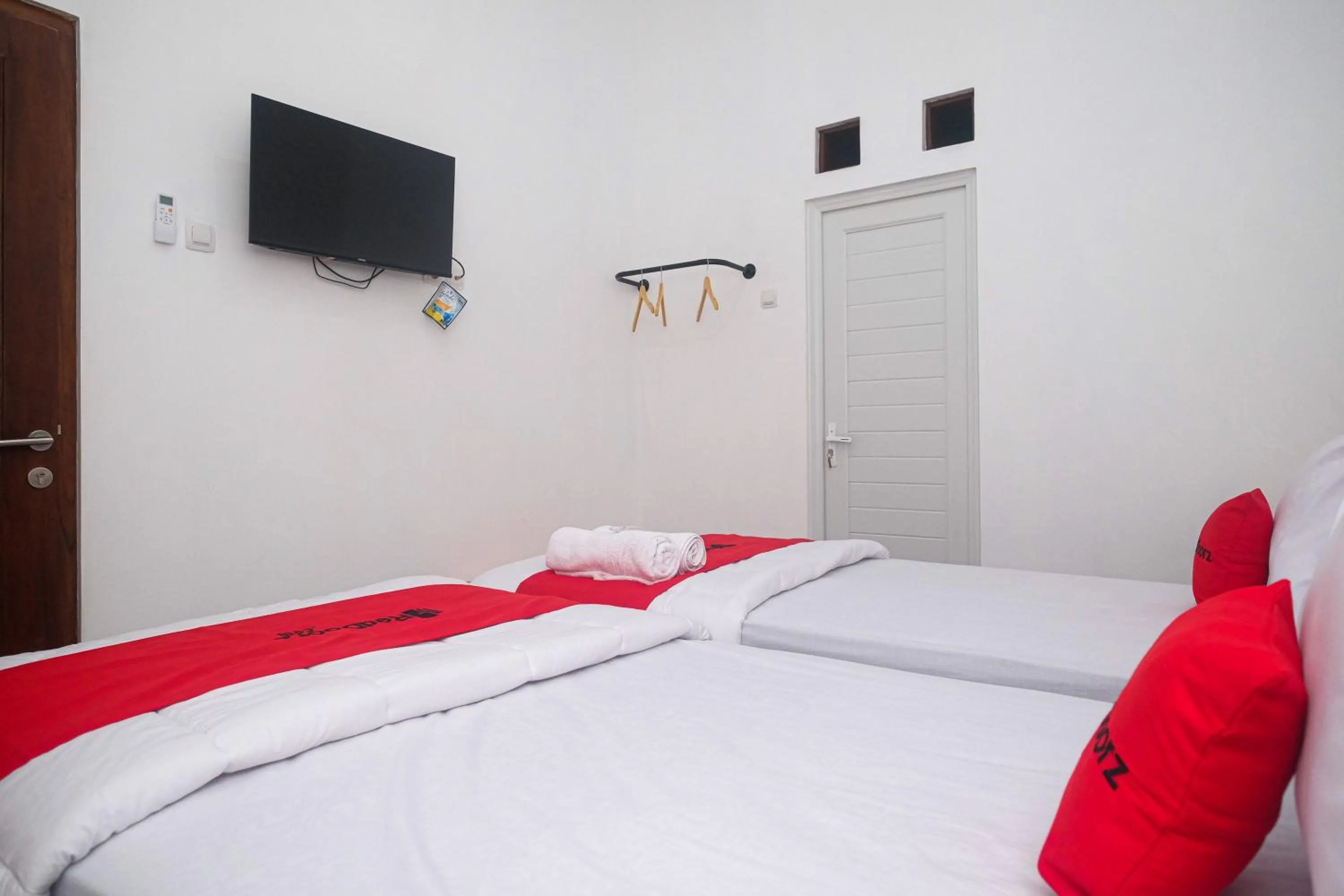 RedDoorz near INSTIPER Yogyakarta