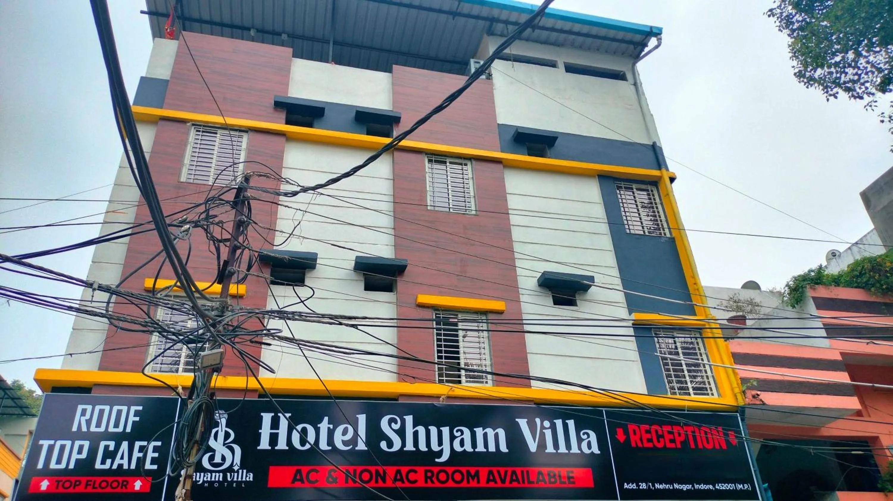 Facade/entrance in Hotel Shyam Villa