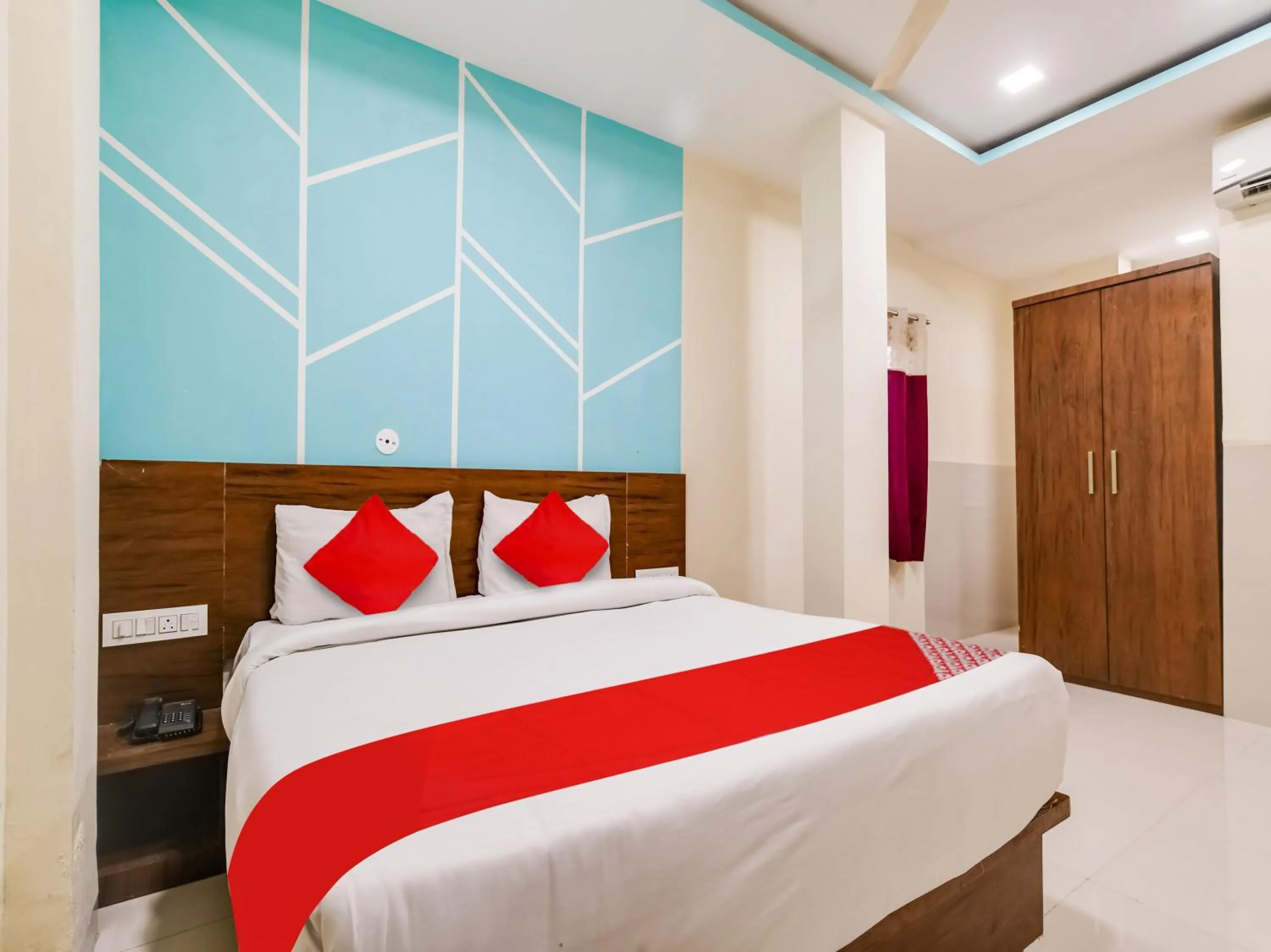 Bedroom, Bed in Hotel Shyam Villa