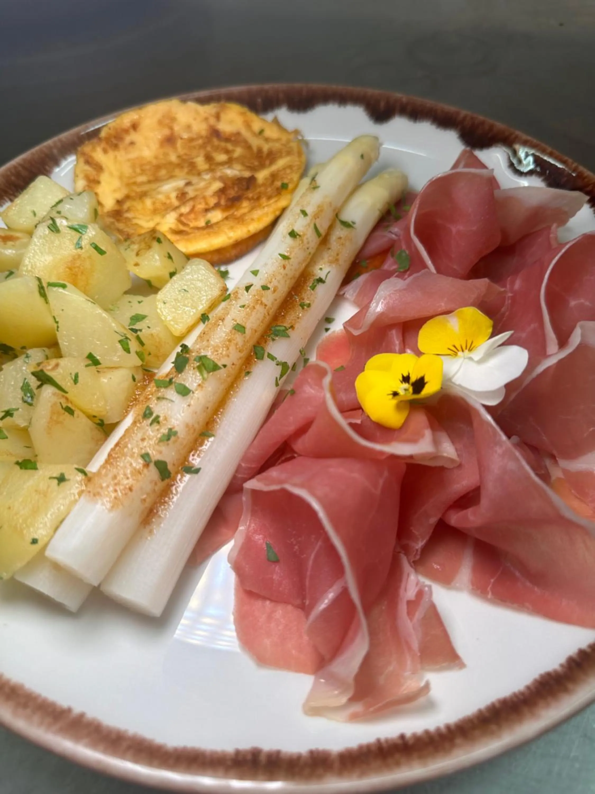 Restaurant/places to eat in Hotel Raffel