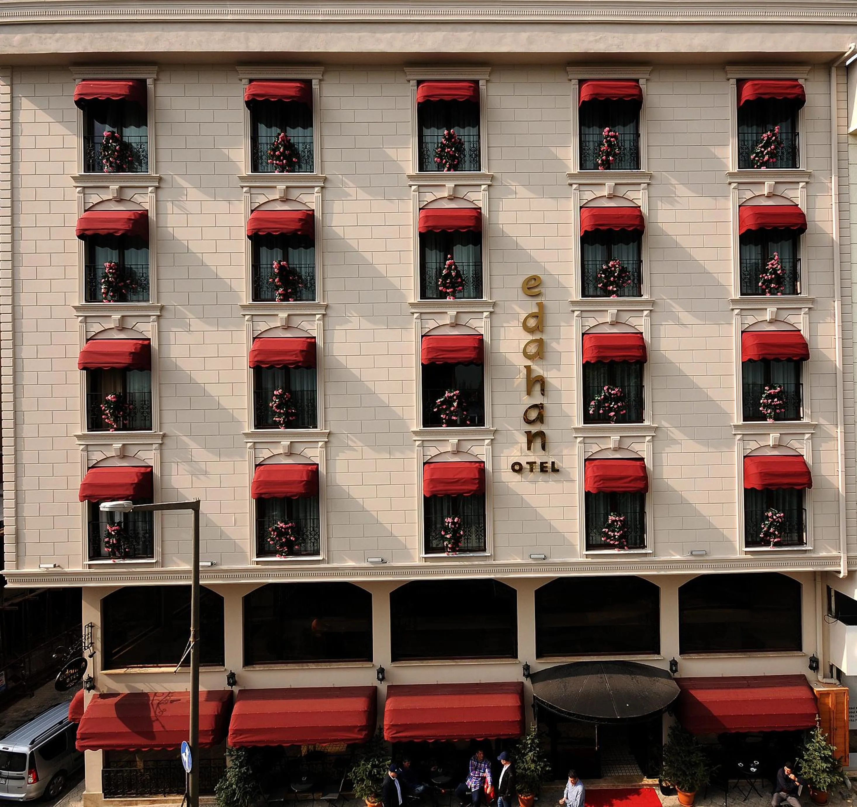 Facade/entrance in Edahan Hotel