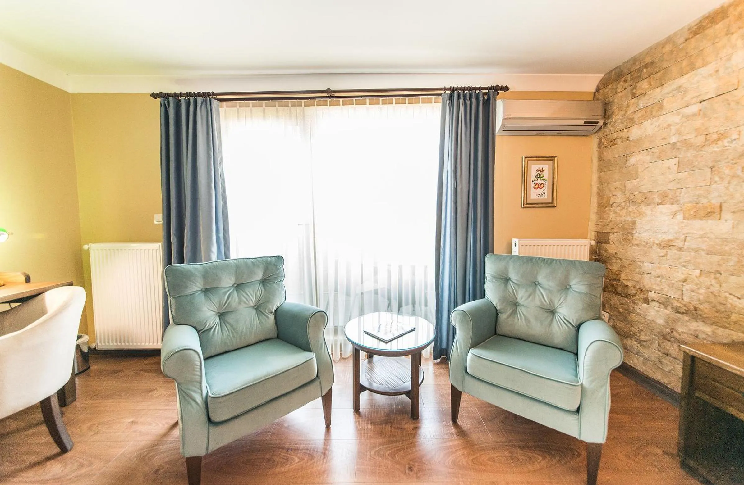 Photo of the whole room in Edahan Hotel