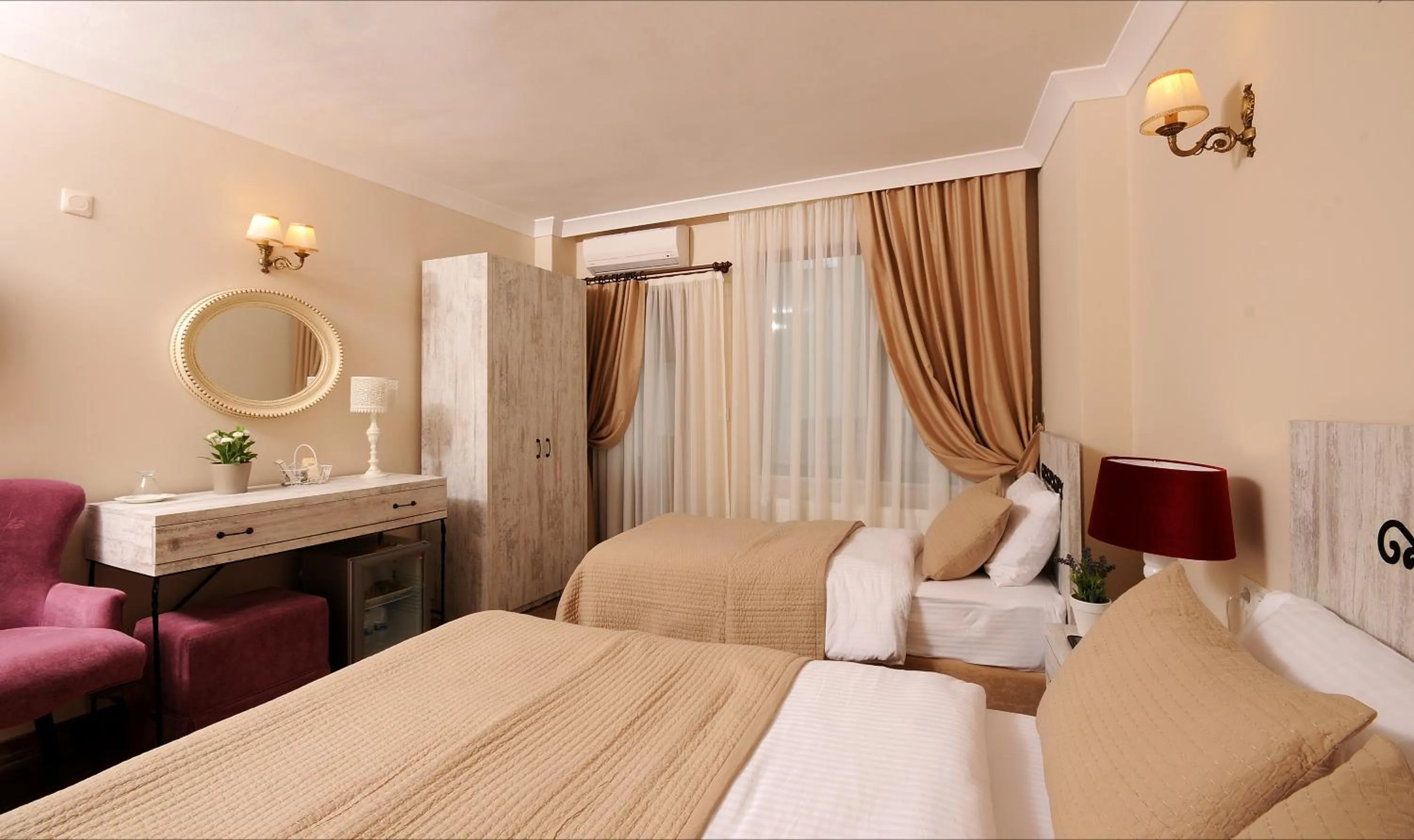 Photo of the whole room, Bed in Edahan Hotel