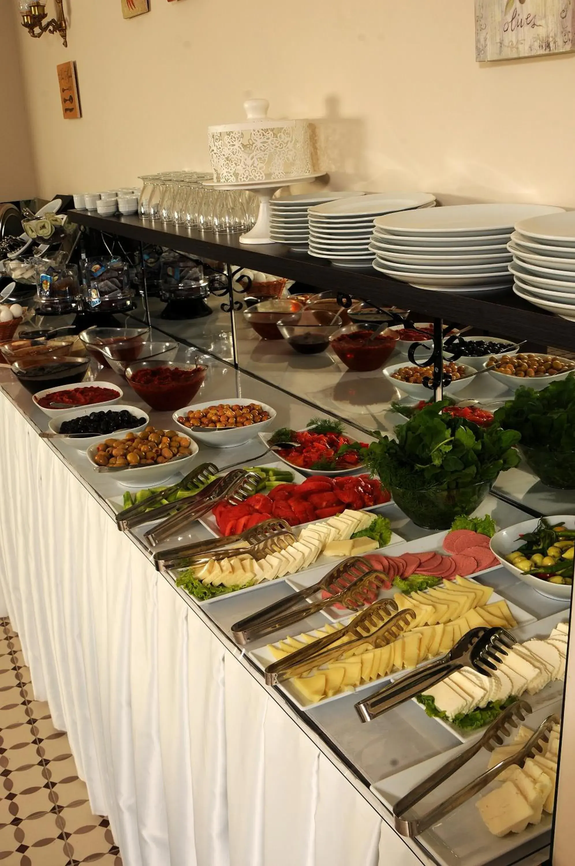 Restaurant/places to eat in Edahan Hotel Restaurant/places to eat in Edahan Hotel