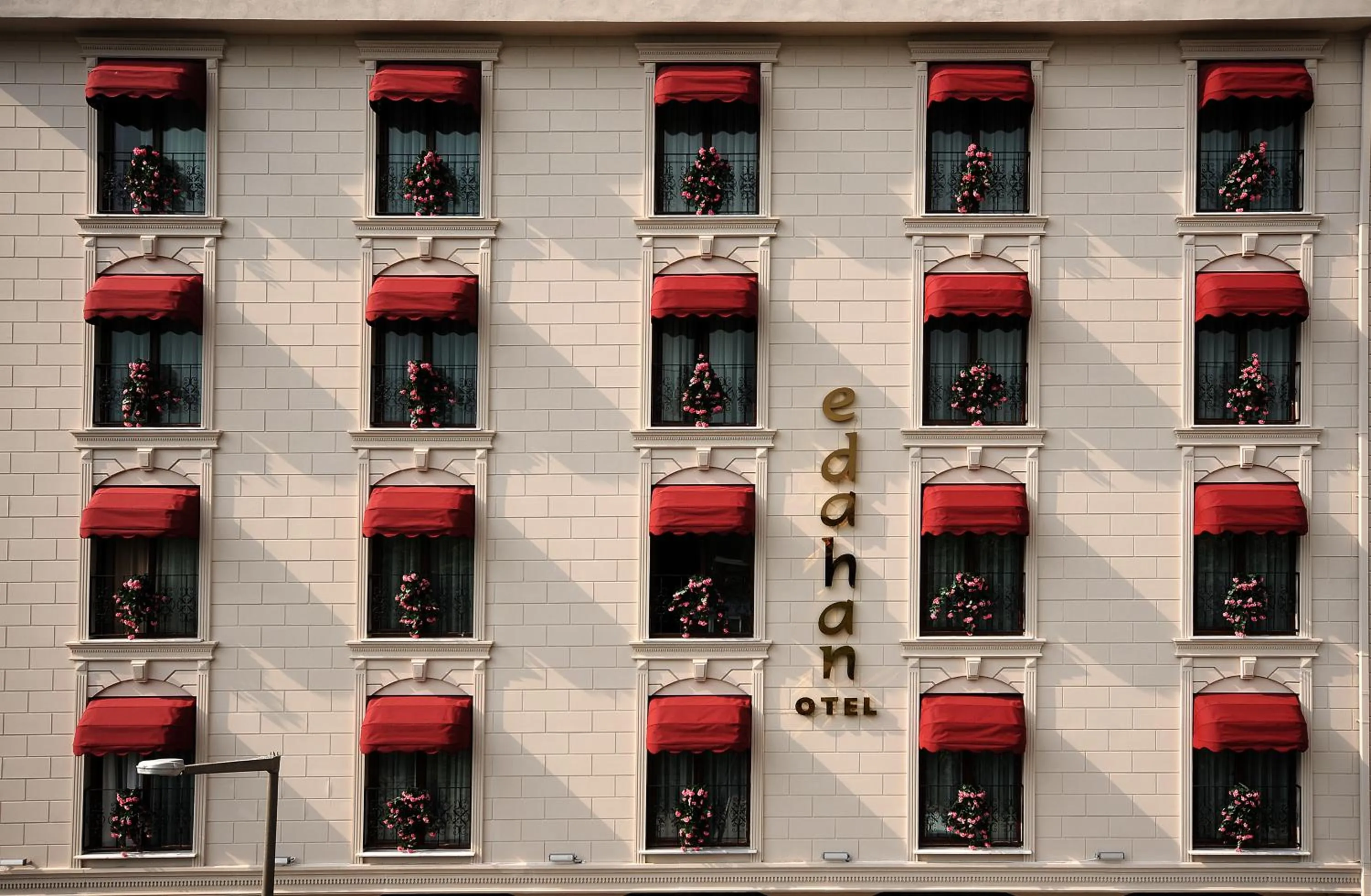 Facade/entrance in Edahan Hotel