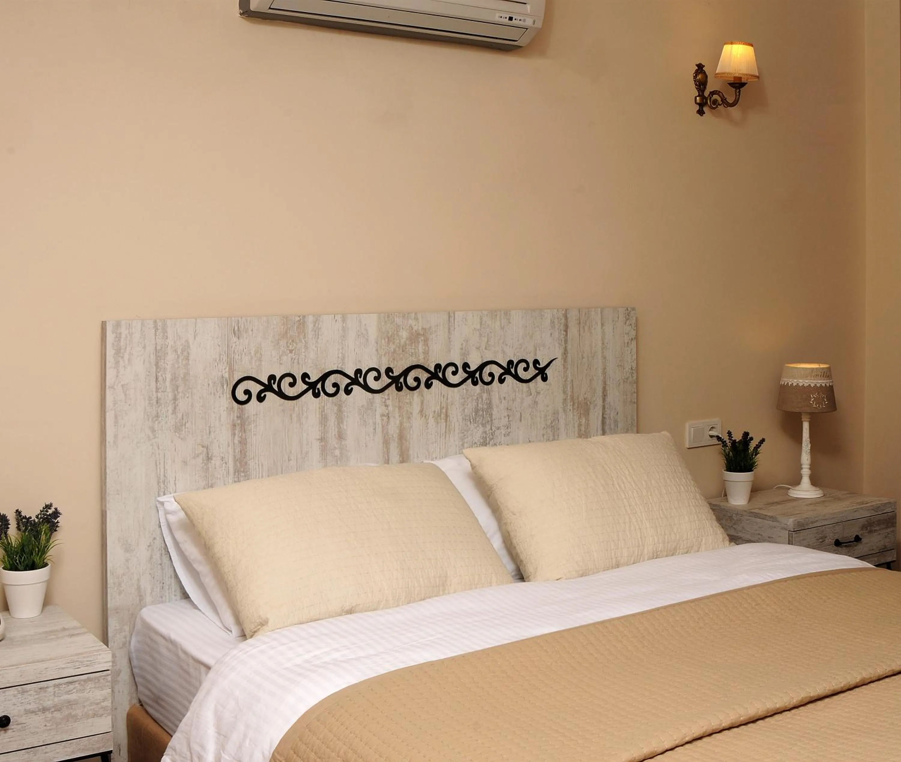 Decorative detail, Bed in Edahan Hotel