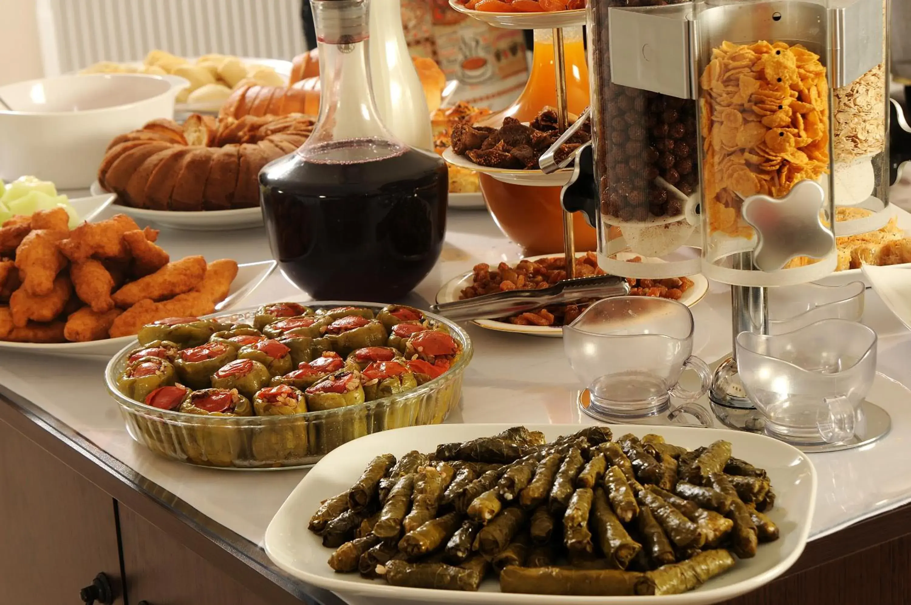 Restaurant/places to eat in Edahan Hotel Restaurant/places to eat in Edahan Hotel