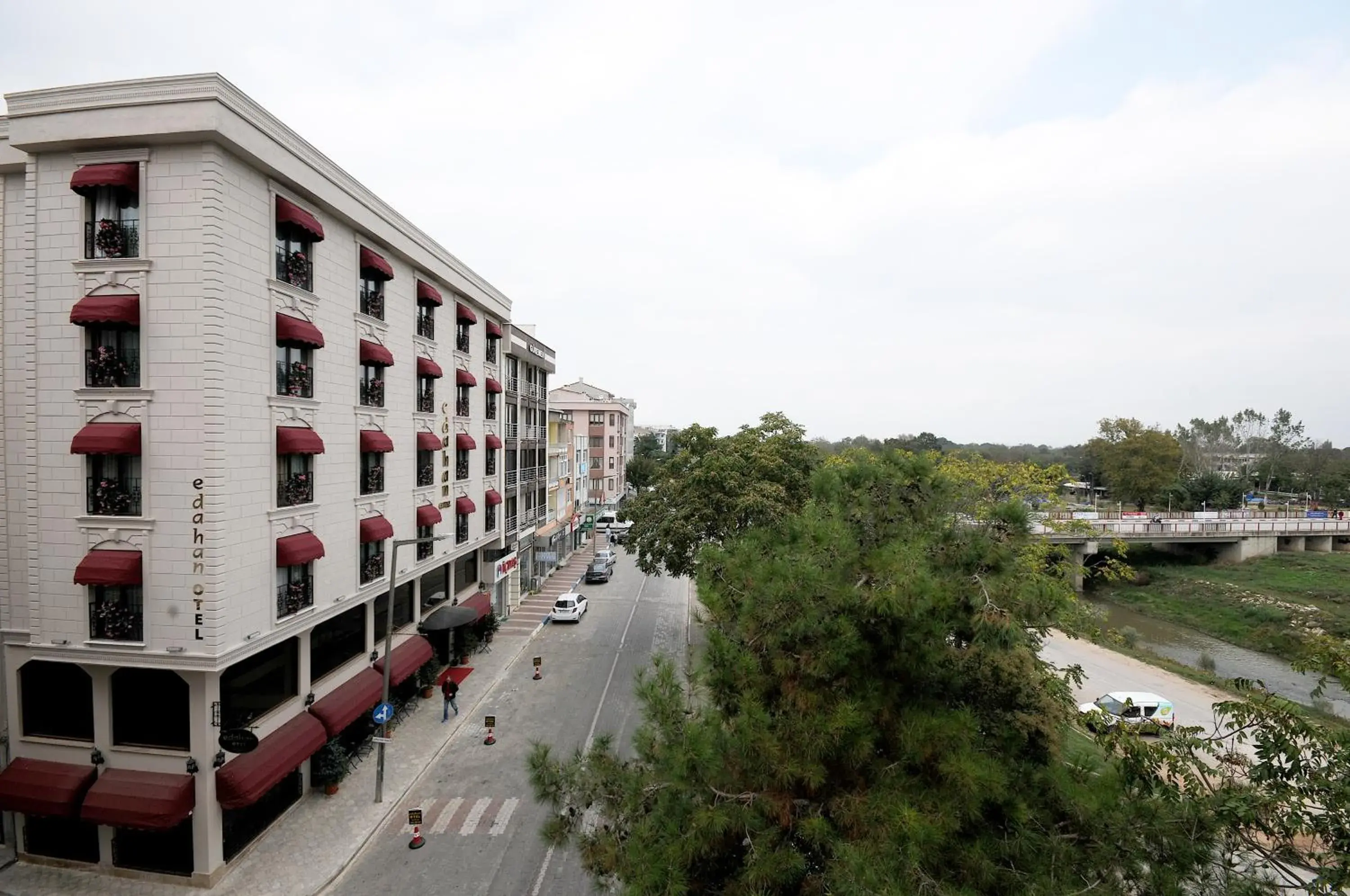 Facade/entrance in Edahan Hotel Facade/entrance in Edahan Hotel