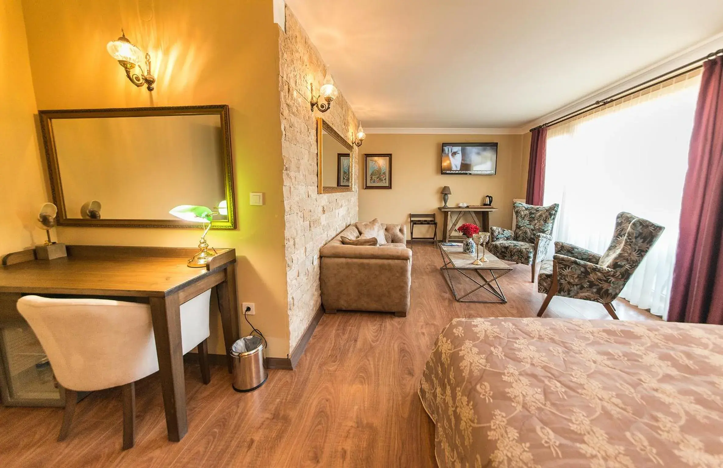 Photo of the whole room, Bed in Edahan Hotel Photo of the whole room, Bed in Edahan Hotel