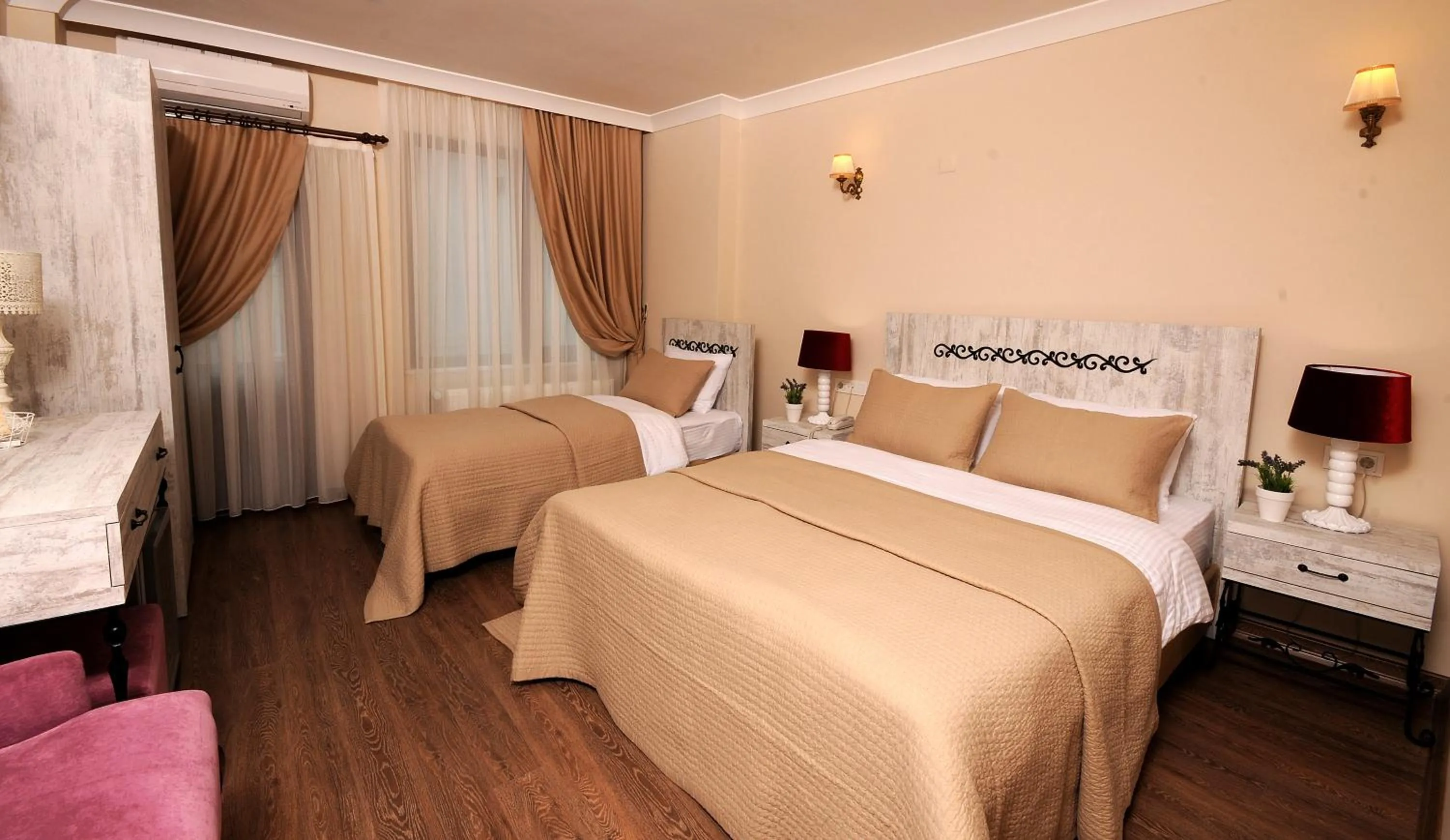 Photo of the whole room, Bed in Edahan Hotel