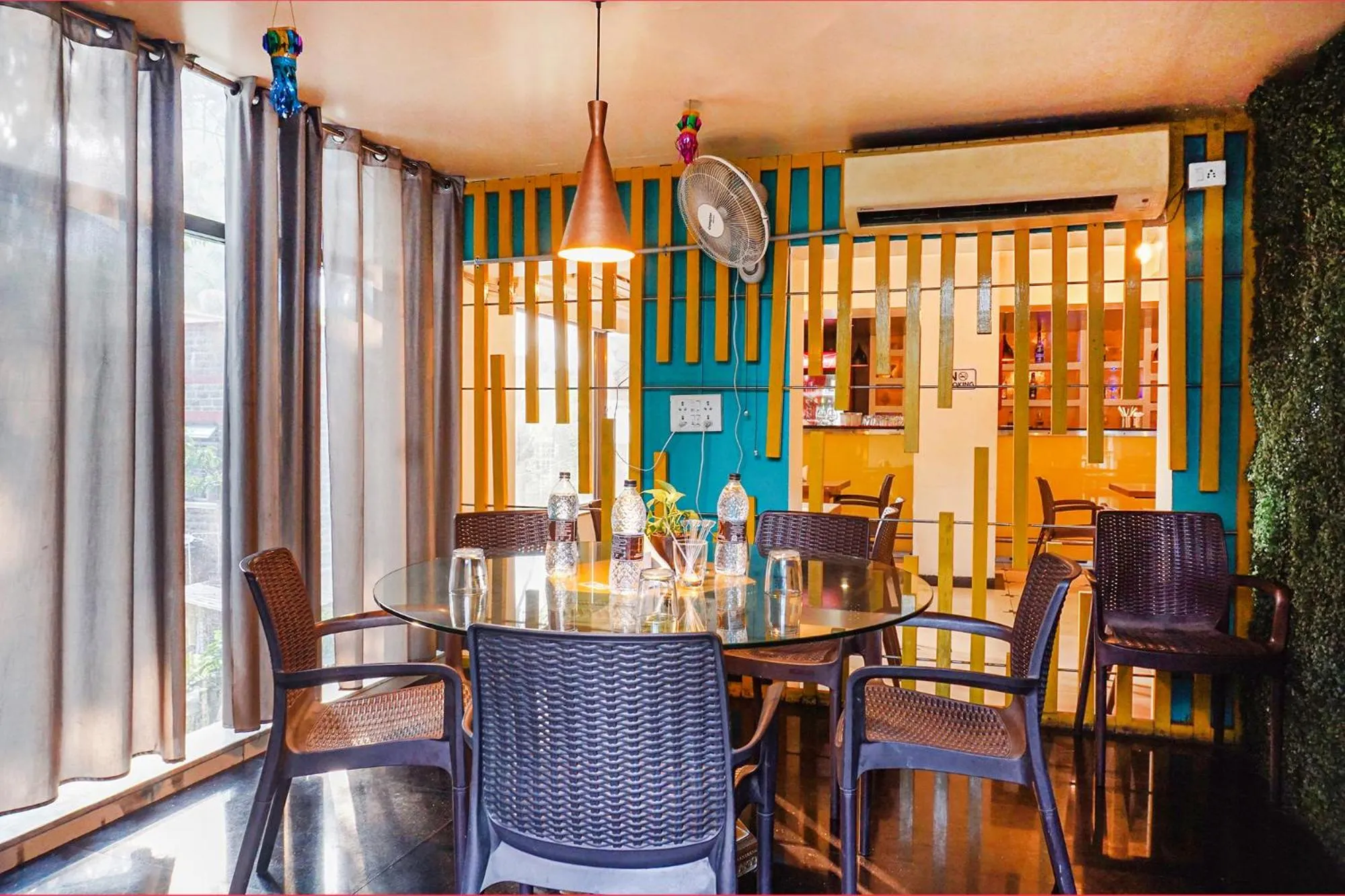 Restaurant/places to eat in FabHotel Prime Deccan 8 - Nr Law college