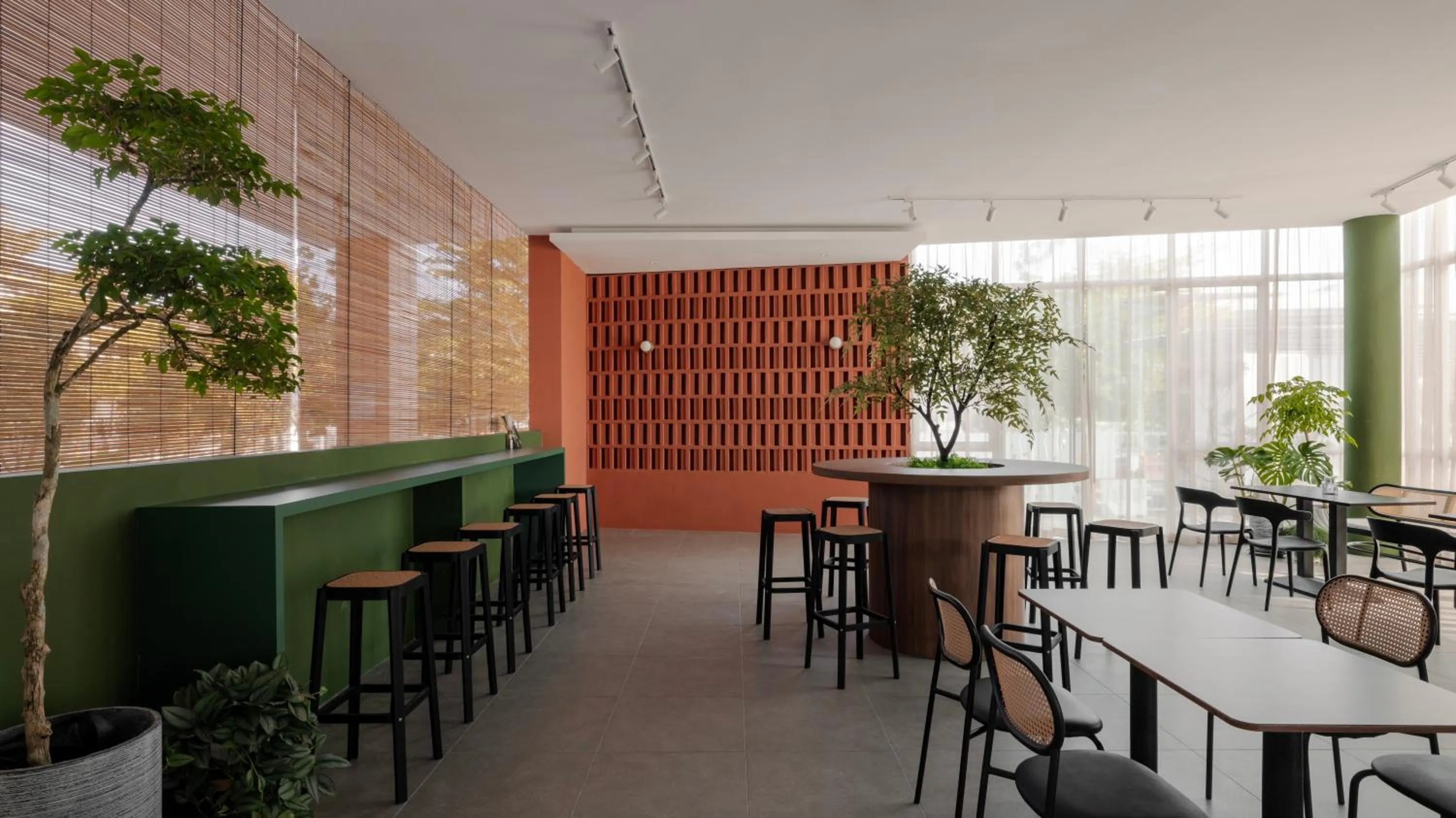 Restaurant/places to eat in La Vie Hotel Juru