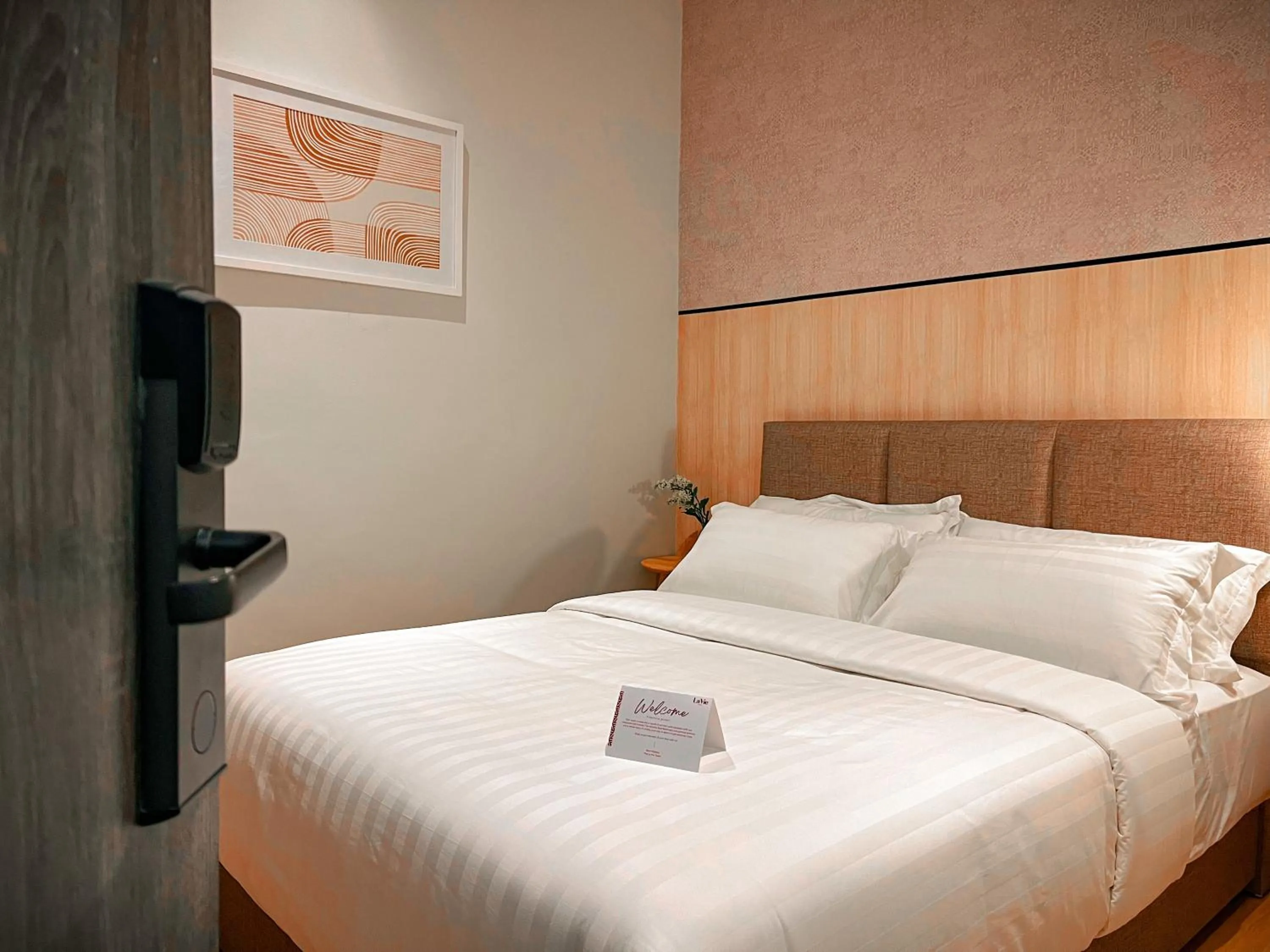 Bed in La Vie Hotel Juru