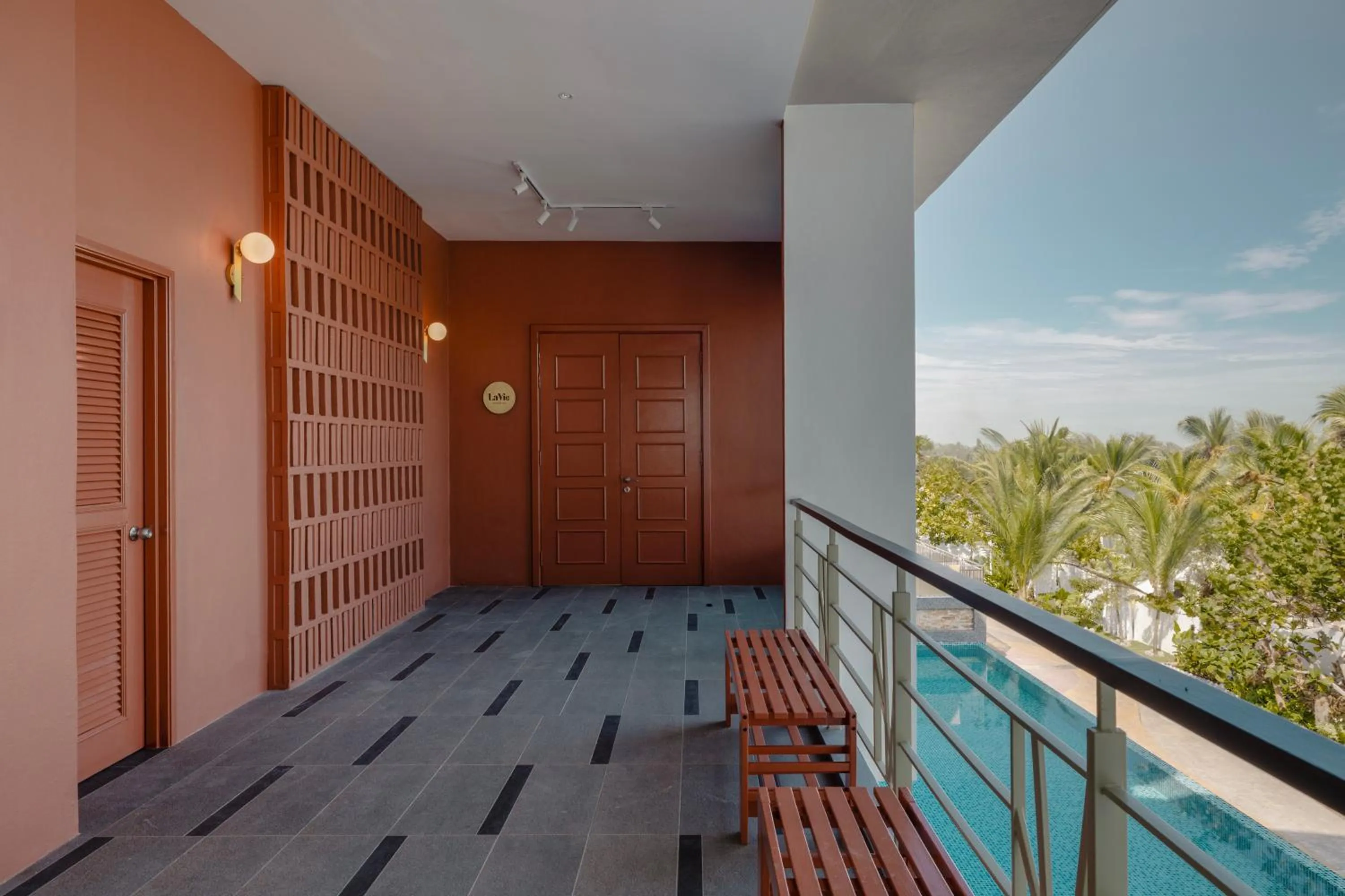 Property building in La Vie Hotel Juru